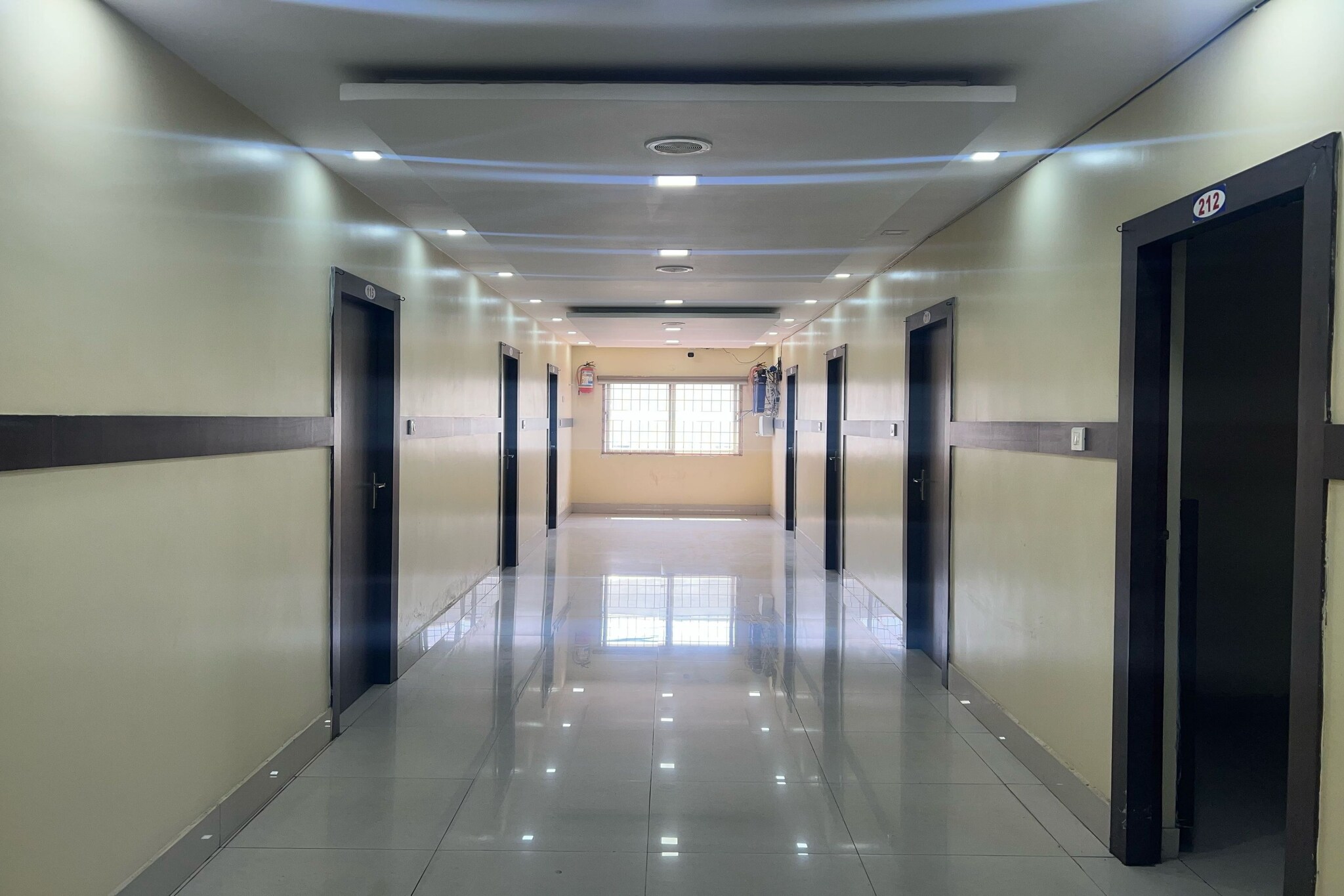 Ground floor: (bedroom(double bed, TV, seating area, air conditioning, telephone, Floor mattress), bathroom(bathtub or shower, shower, washbasin, toilet, Towels incl., shampoo, body soap, hot water))