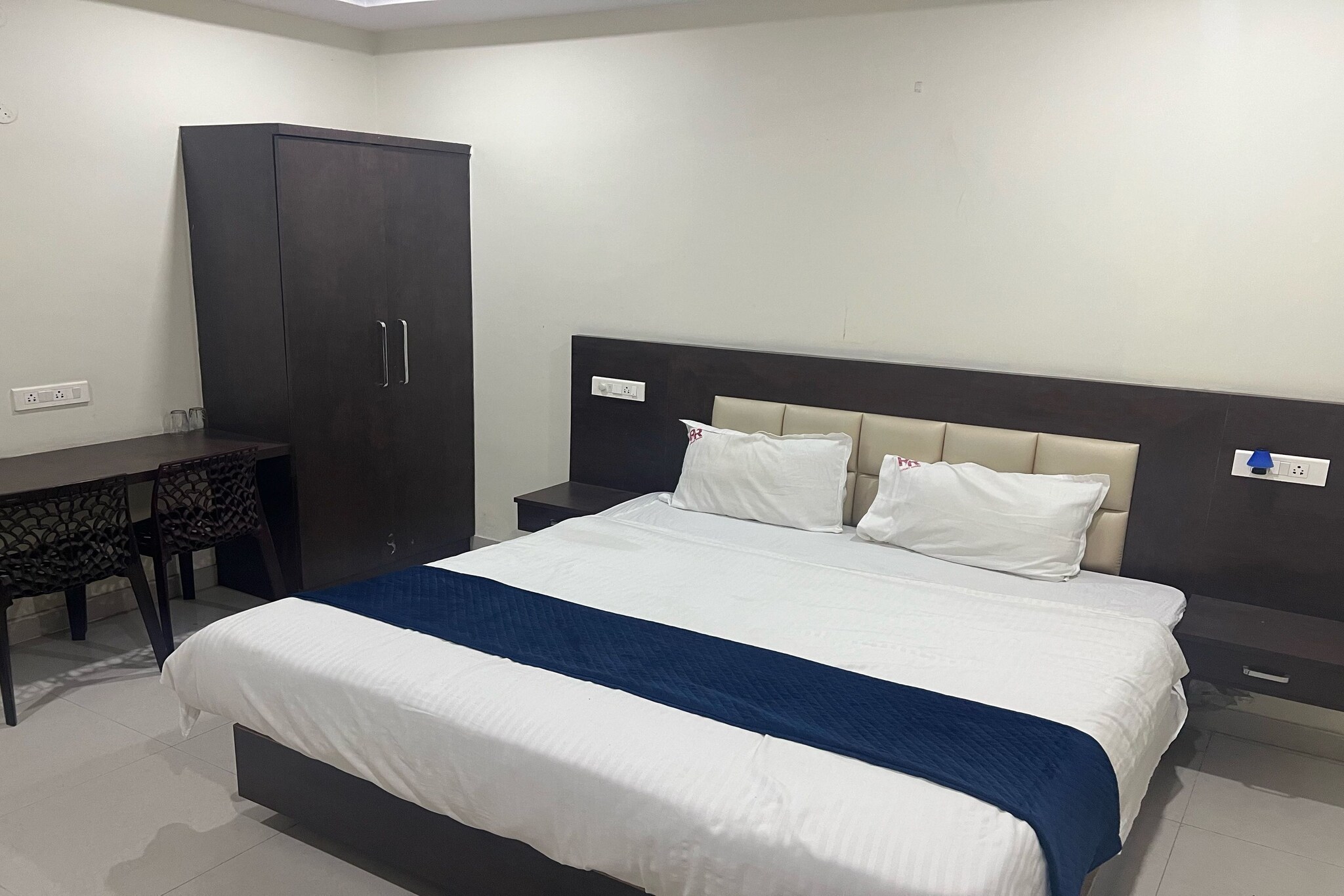 Unmarried couples are warmly welcome at this property.
Guests with local ID proof are warmly welcome.
Complimentary early check-in – Subject to availability.