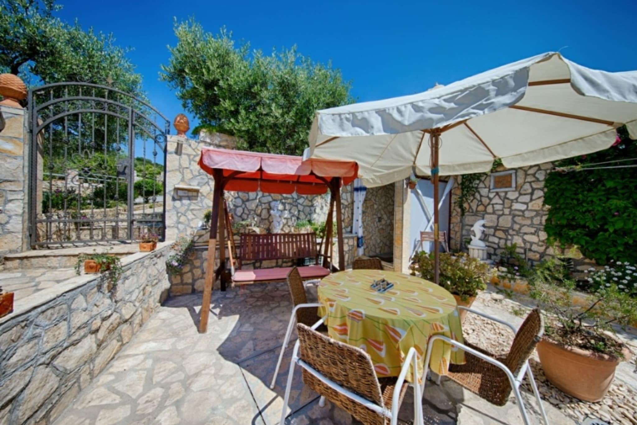 Golden Coast Apartments - A2 - OneBedroom Apartment  with Terrace and SeaView - Terrasse