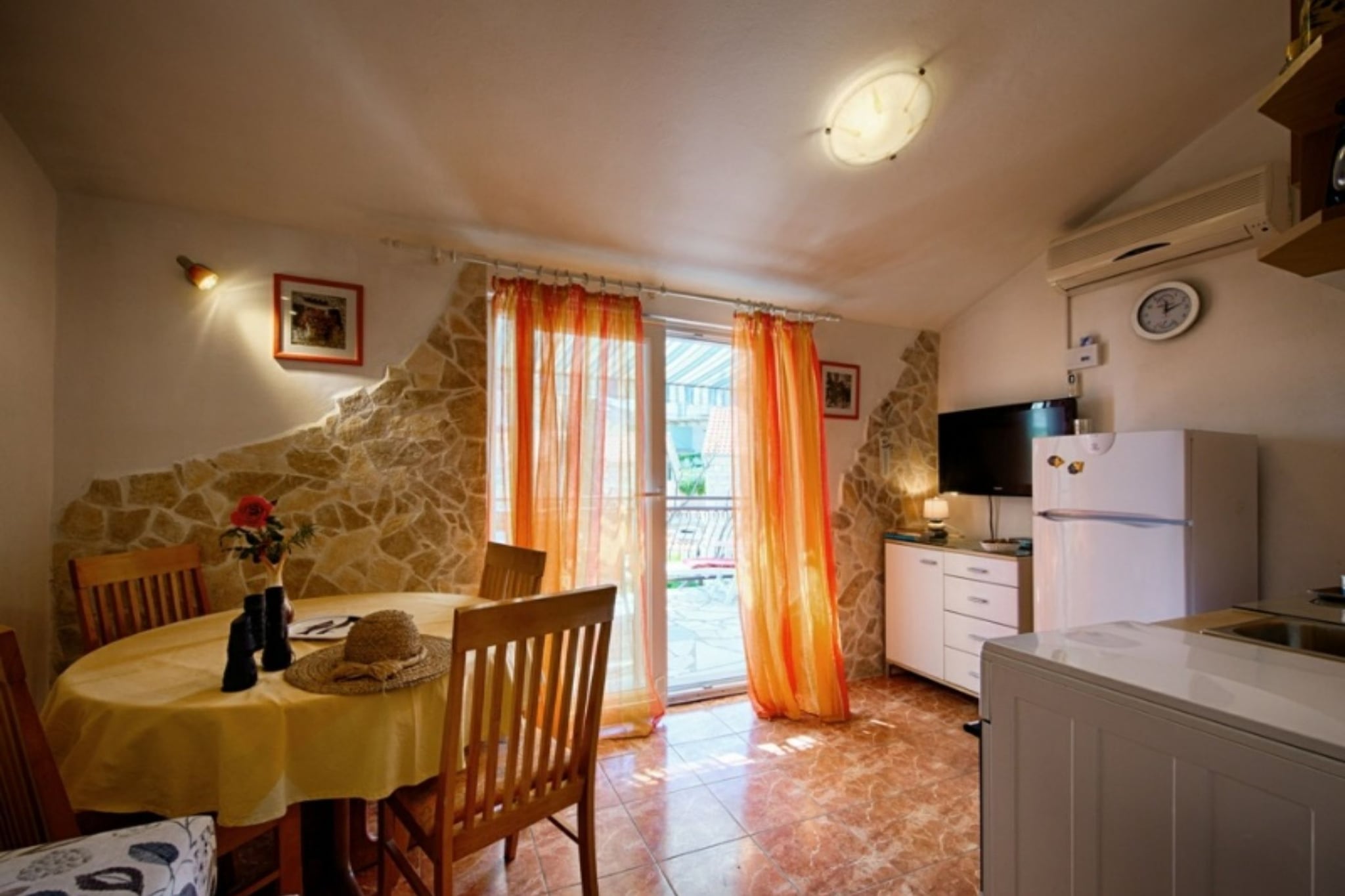 Golden Coast Apartments - A3  OneBedroom with Terrace and Seaview