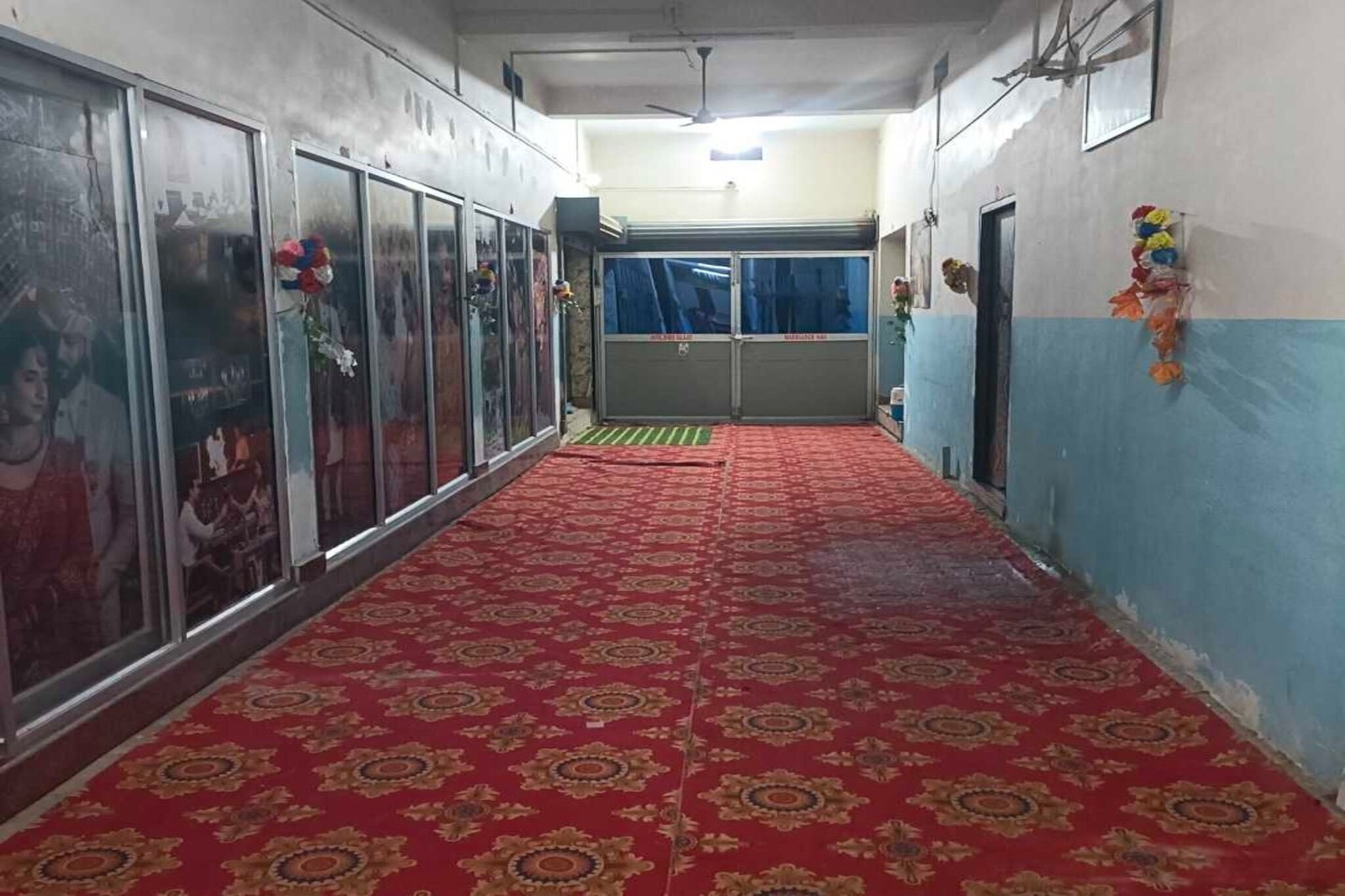 Ground floor: (bedroom(double bed, TV, seating area, air conditioning, telephone, Floor mattress), bathroom(bathtub or shower, shower, washbasin, toilet, Towels incl., shampoo, body soap, hot water))