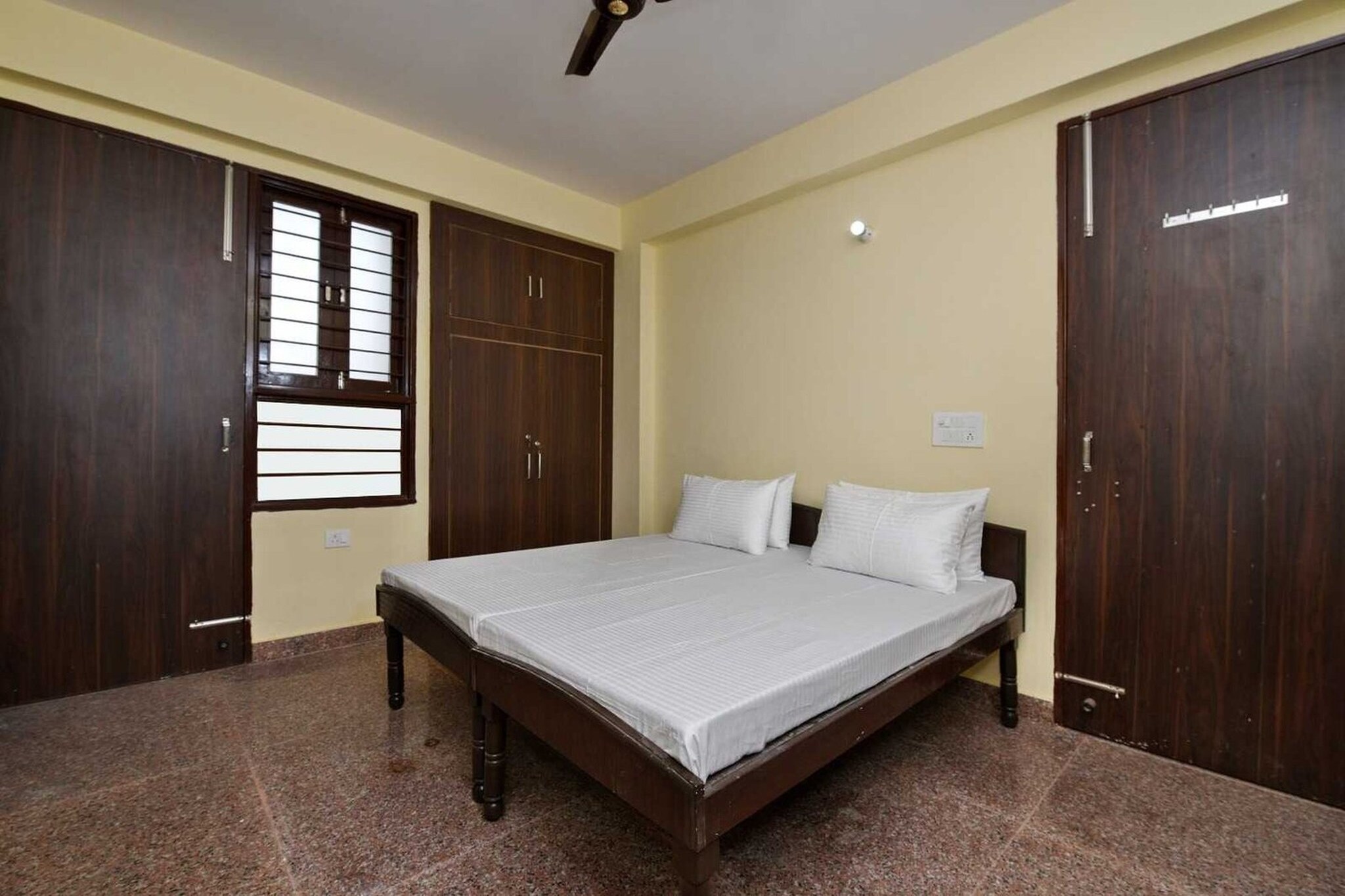 Hotel O Maruti Udyog Sec-22 Gurgaon