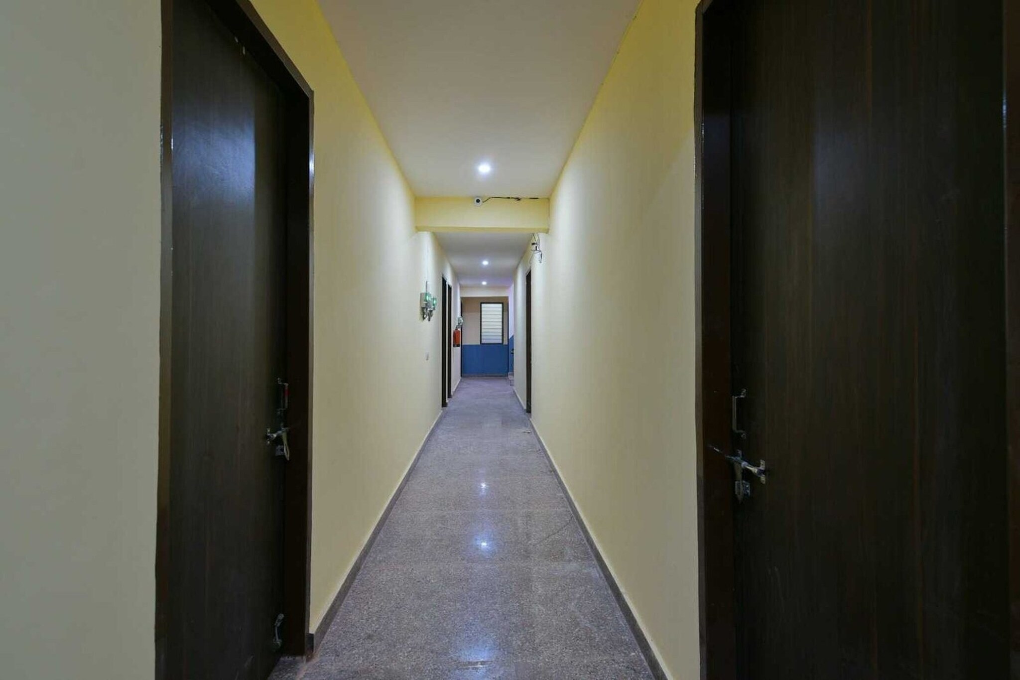 Ground floor: (bedroom(double bed, TV, seating area, air conditioning, telephone, Floor mattress), bathroom(bathtub or shower, shower, washbasin, toilet, Towels incl., shampoo, body soap, hot water), lift)
