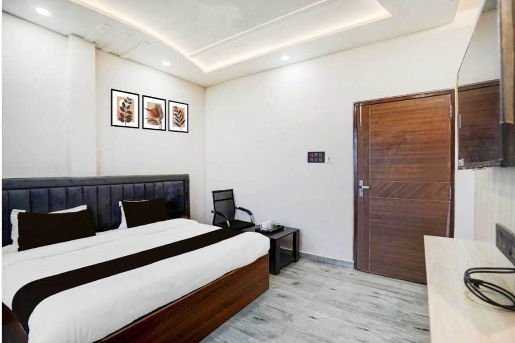 Comfortable Accommodations: Hotel O Sundarpur Crossway Varanasi Formerly Prince Paying Guest House in Varanasi offers family rooms with air-conditioning, private bathrooms, work desks, and seating areas. Each room includes free toiletries, a bath or shower, TV, and tiled floors. Essential Facilities: Guests enjoy free WiFi, a lift, 24-hour front desk, daily housekeeping service, room service, and luggage storage. The hotel provides a welcoming environment with English and Hindi spoken at reception. Prime Location: Located 2.2 km from Sri Sankata Mochan Hanuman Temple, 2.9 km from Harishchandra Ghat and Kedar Ghat, and 3.5 km from Banaras Hindu University. Lal Bahadur Shastri International Airport is 30 km away. 

Unmarried couples are warmly welcome at this property.
Guests with local ID proof are warmly welcome.
Foreign guests are welcome and allowed to stay at this property without any restrictions
Early Check-In Policy: A full day’s room rate will be charged for check-ins before 6:00 AM. Complimentary early check-in is available between 6:00 AM and 10:00 AM, subject to room availability.
 
Check-in is only available to guests aged 18 and above. Please provide a government-issued ID to confirm your age.