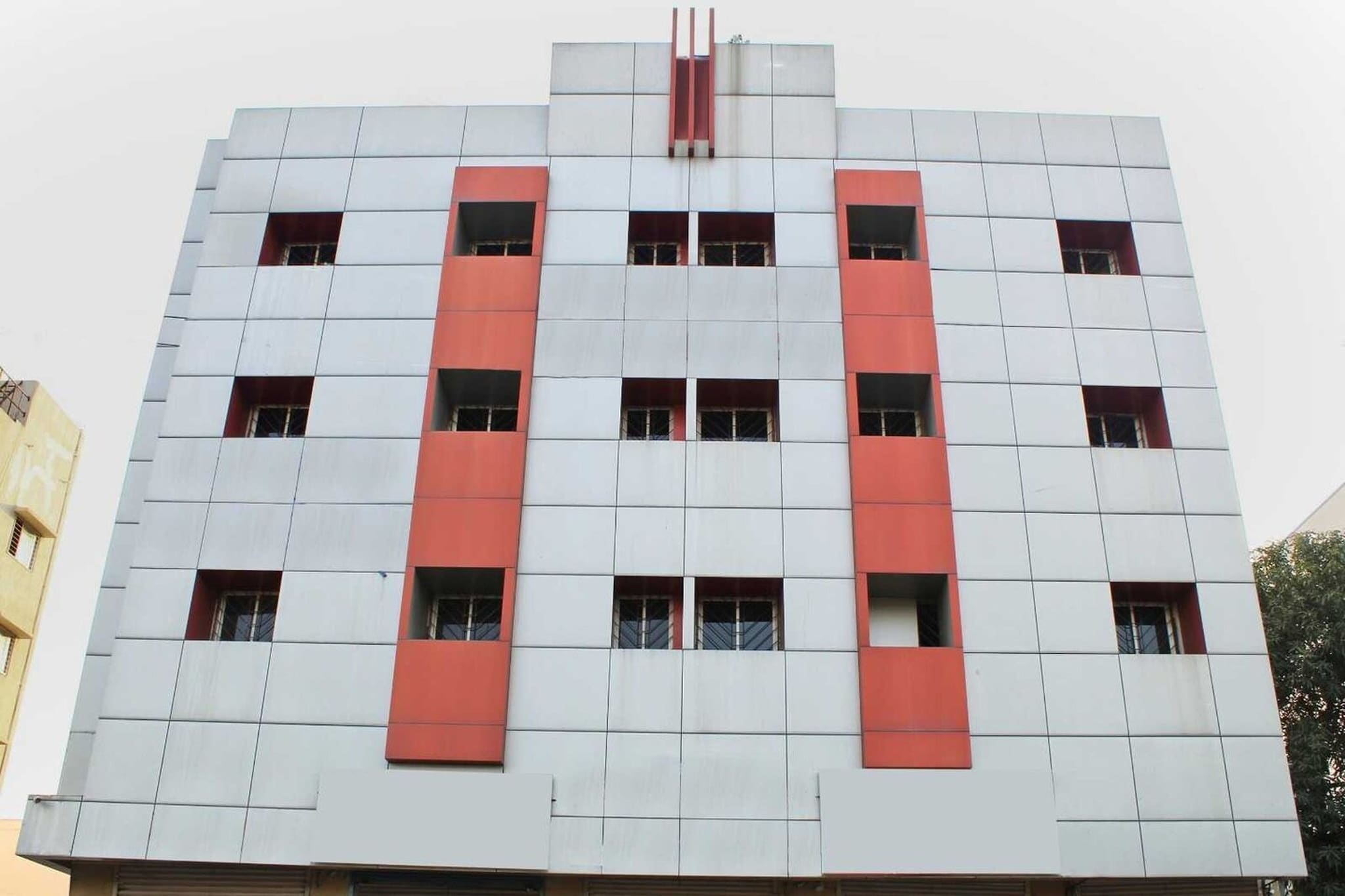 Townhouse Dange Chowk Bus Terminal