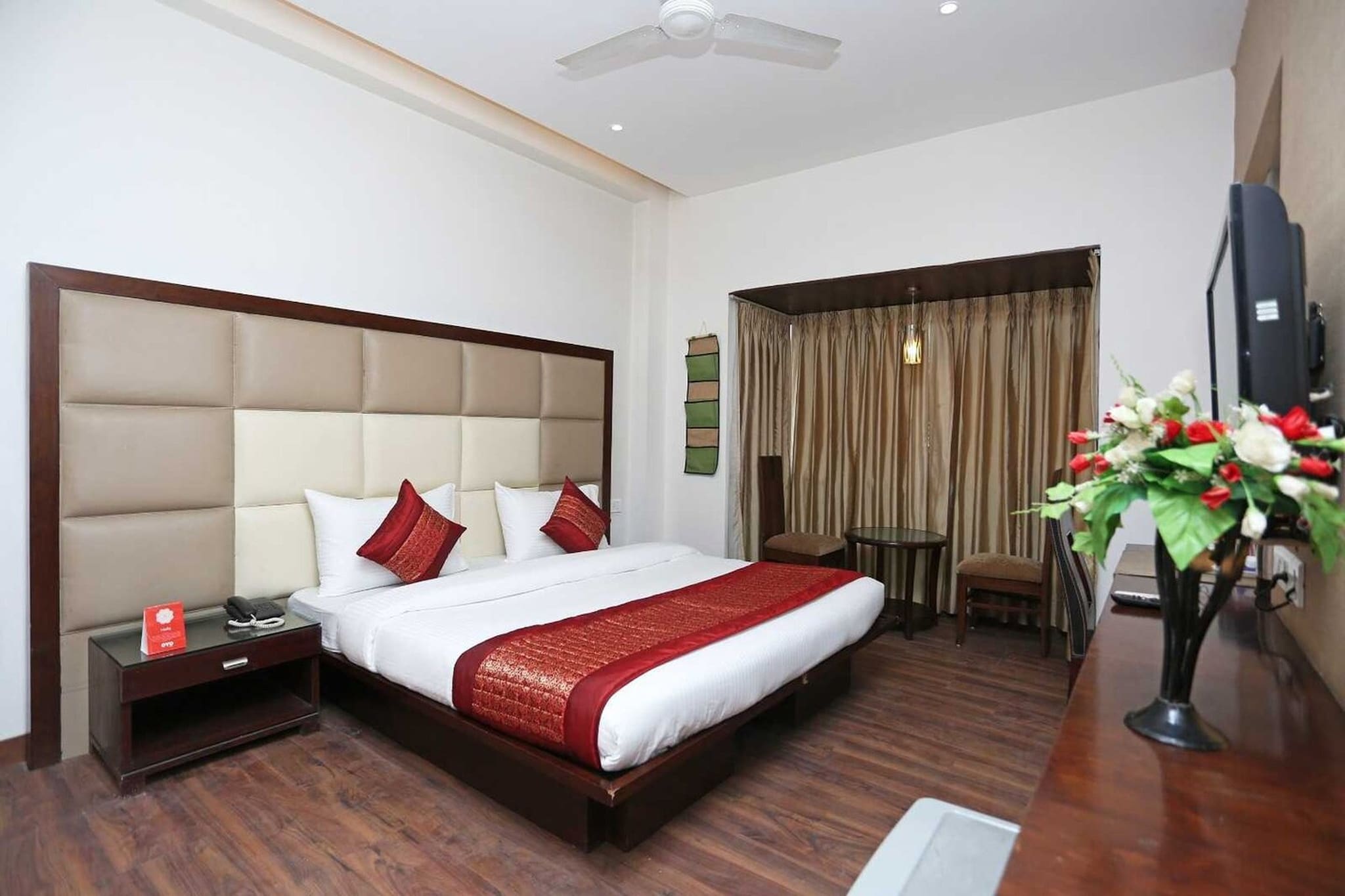 Comfortable Accommodations: Townhouse Oak Rohtak Bus Terminal Formerly Inter Urban in Rohtak offers 4-star comfort with free WiFi, air-conditioning, and private bathrooms. Each room includes a work desk, seating area, TV, and free toiletries. Convenient Facilities: Guests benefit from a lift, 24-hour front desk, daily housekeeping, family rooms, room service, and luggage storage. The hotel ensures a pleasant stay with its comprehensive amenities. Prime Location: Located 1.9 km from Rohtak Railway Station and 67 km from Delhi International Airport, the hotel provides easy access to local attractions.
Unmarried couples are warmly welcome at this property.
Guests with local ID proof are warmly welcome.
Early Check-In Policy: A full day’s room rate will be charged for check-ins before 6:00 AM. Complimentary early check-in is available between 6:00 AM and 10:00 AM, subject to room availability.
Check-in is only available to guests aged 18 and above. Please provide a government-issued ID to confirm your age.