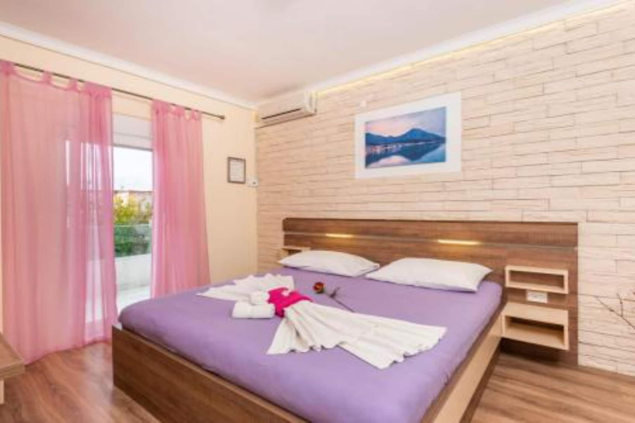 Villa Goldfield - Classic One Bedroom Apartment with Sea View and Balcony - Chambre