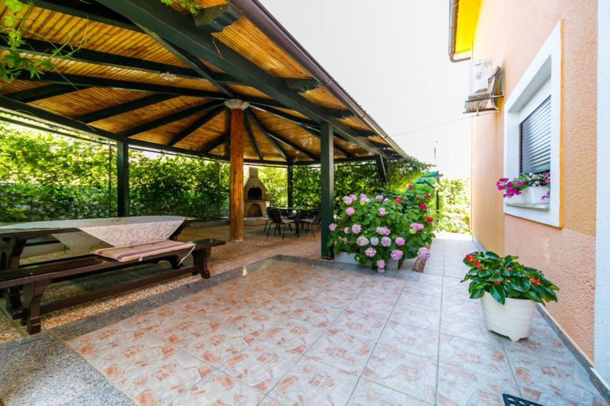 Apartments Bozena - Two bedroom 4+2 (Andrea)