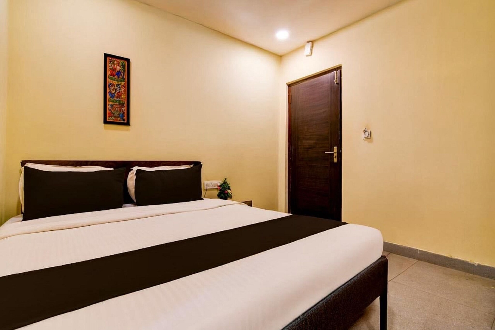 Enjoy a comfortable and hassle-free experience at our thoughtfully designed property. Each room is equipped with modern amenities, cozy bedding, and elegant decor to make you feel right at home. Located conveniently with easy access to public transport and major attractions, it's perfect for both business and leisure travelers. Cleanliness and guest comfort are our top priorities, and our team is available 24/7 to assist you throughout your stay.
 
Unmarried couples are warmly welcome at this property.
Guests with local ID proof are warmly welcome.
Foreign guests are welcome and allowed to stay at this property without any restrictions
Early Check-In Policy: A full day’s room rate will be charged for check-ins before 6:00 AM. Complimentary early check-in is available between 6:00 AM and 10:00 AM, subject to room availability.
 
Check-in is only available to guests aged 18 and above. Please provide a government-issued ID to confirm your age.