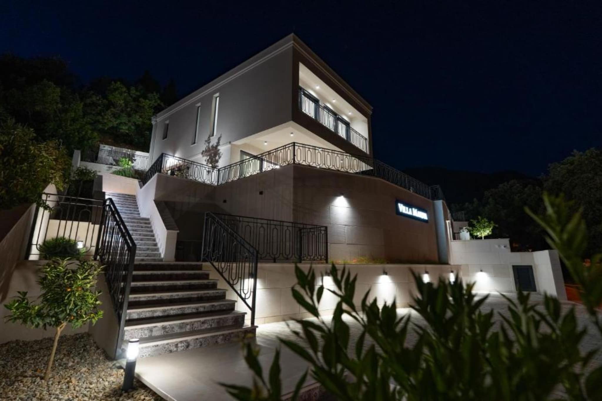 Lux Villa Mariva - Five bedroom Villa with pool - Buitenlucht