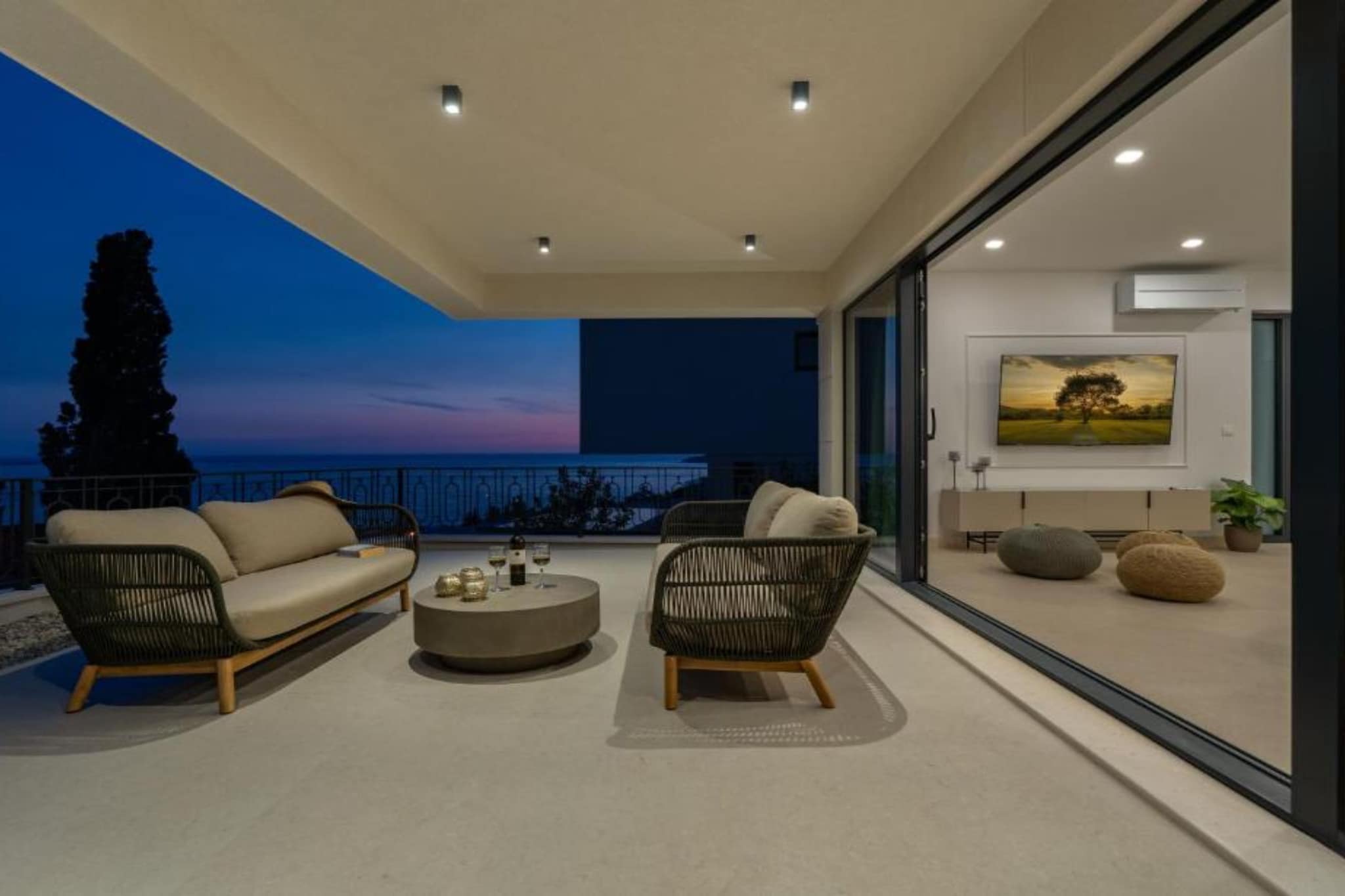 Lux Villa Mariva - Five bedroom Villa with pool - Terrasbalkon