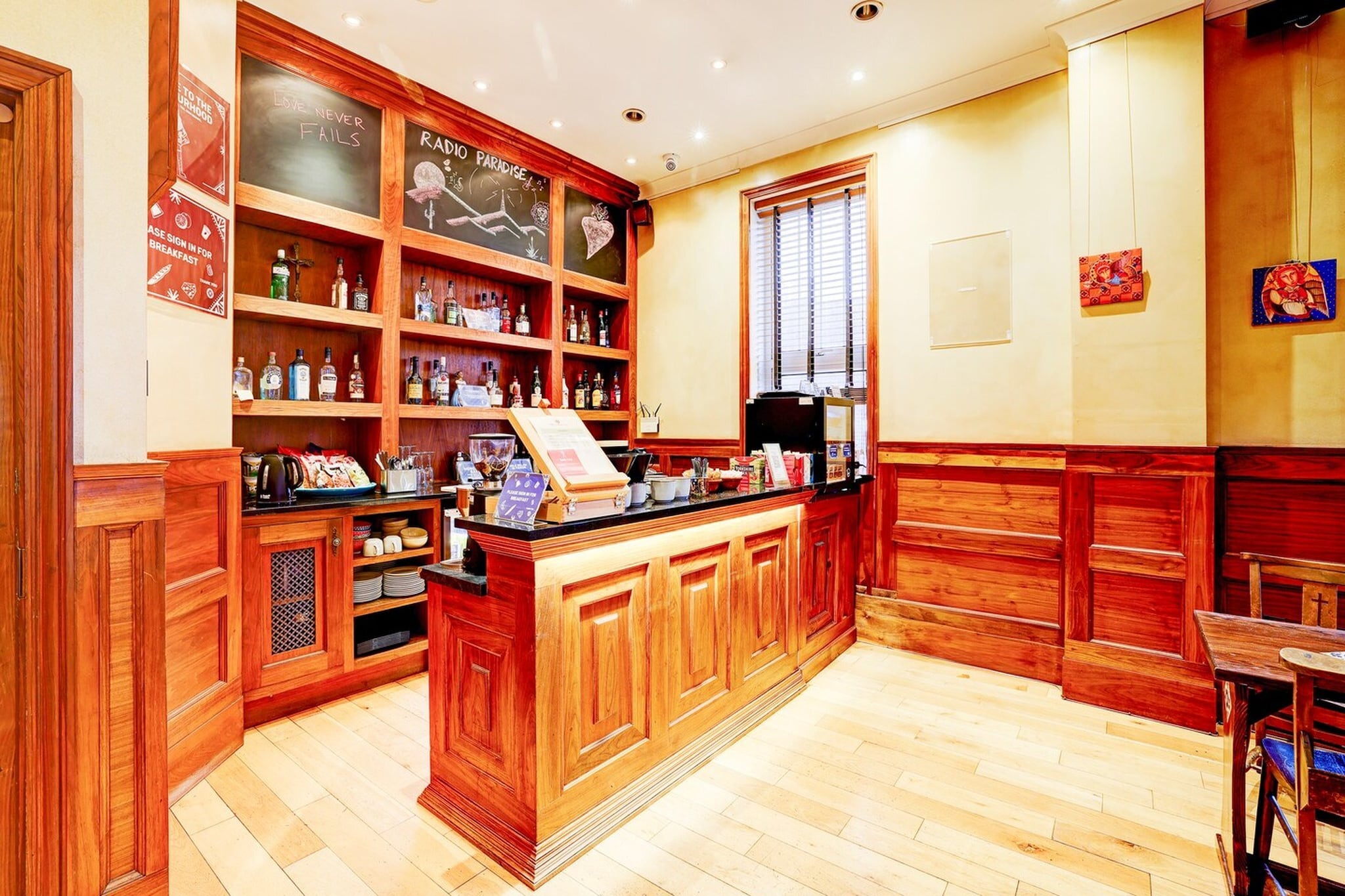 Standard Single Room - Shared - Empfangshalle