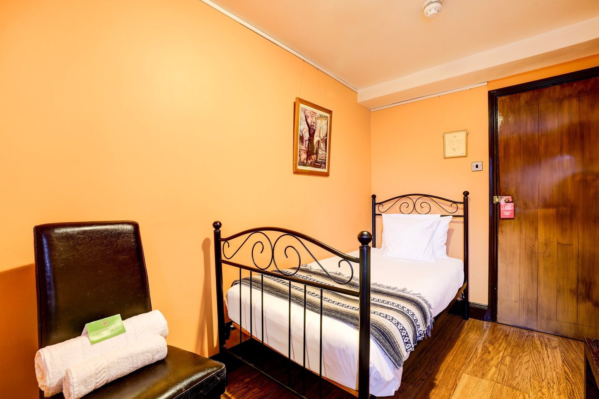Standard Single Room - Shared - Schlafzimmer