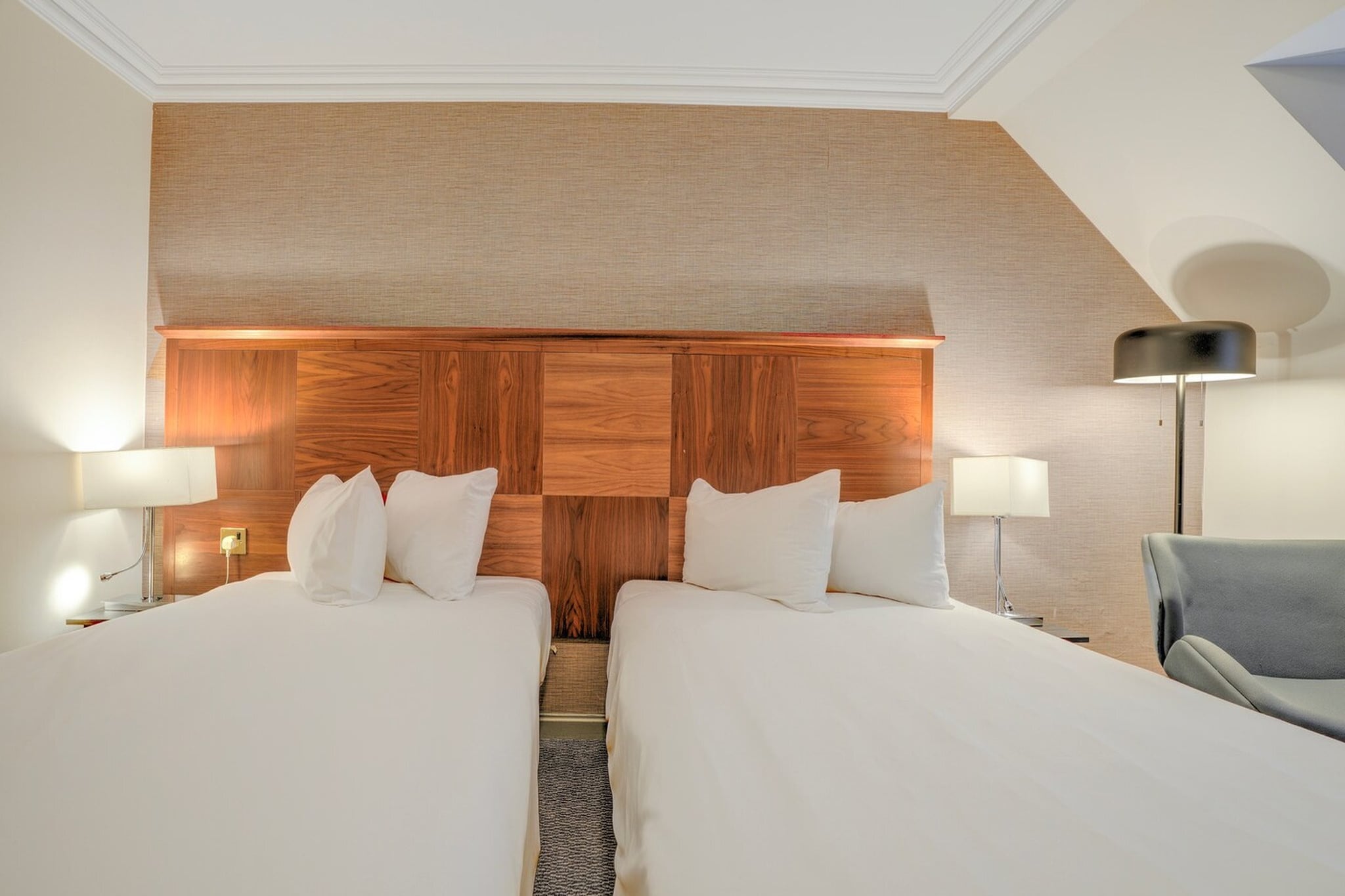 Twin Room with River View - Slaapkamer