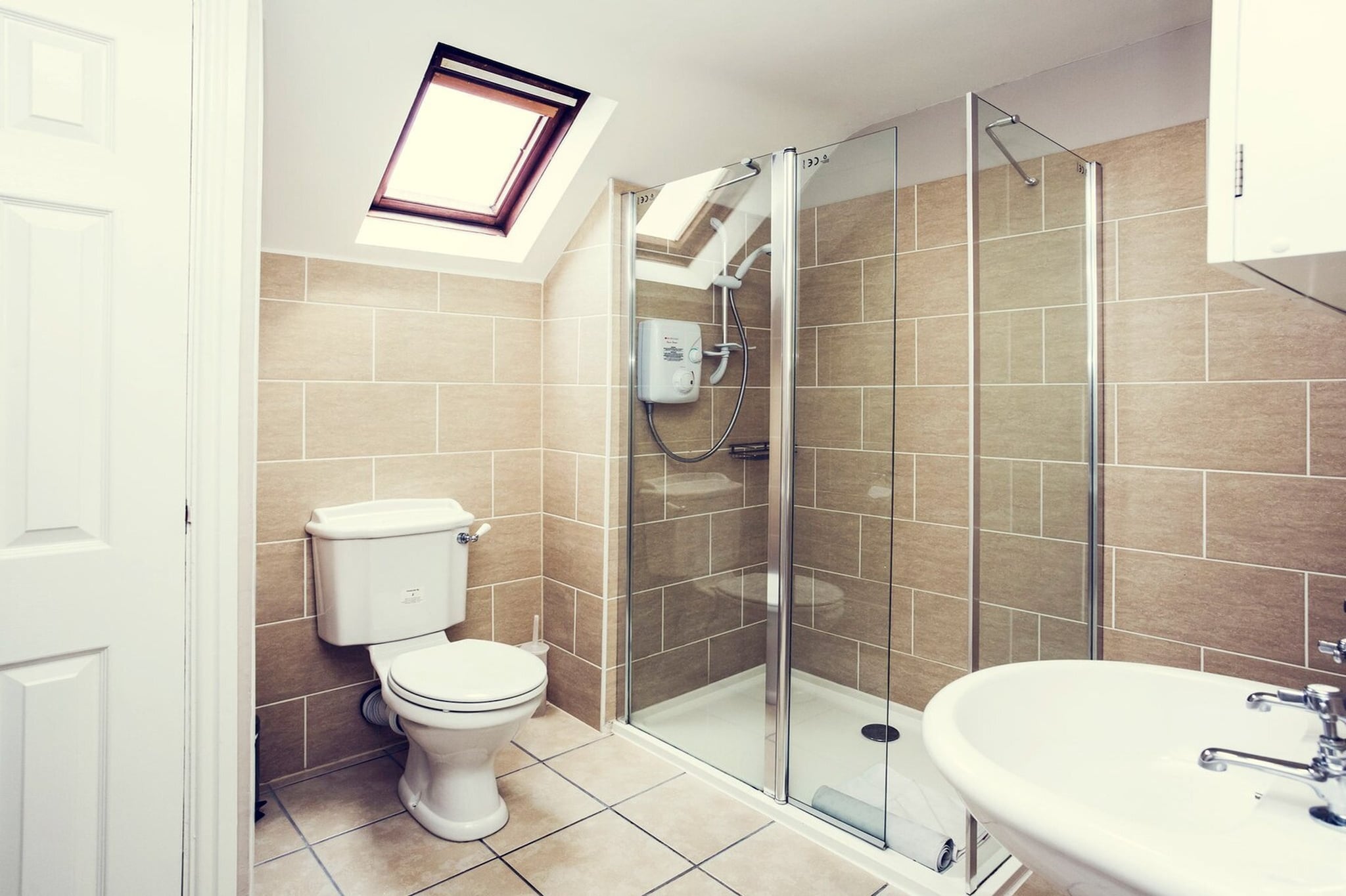 Classic Twin Room - Bathroom