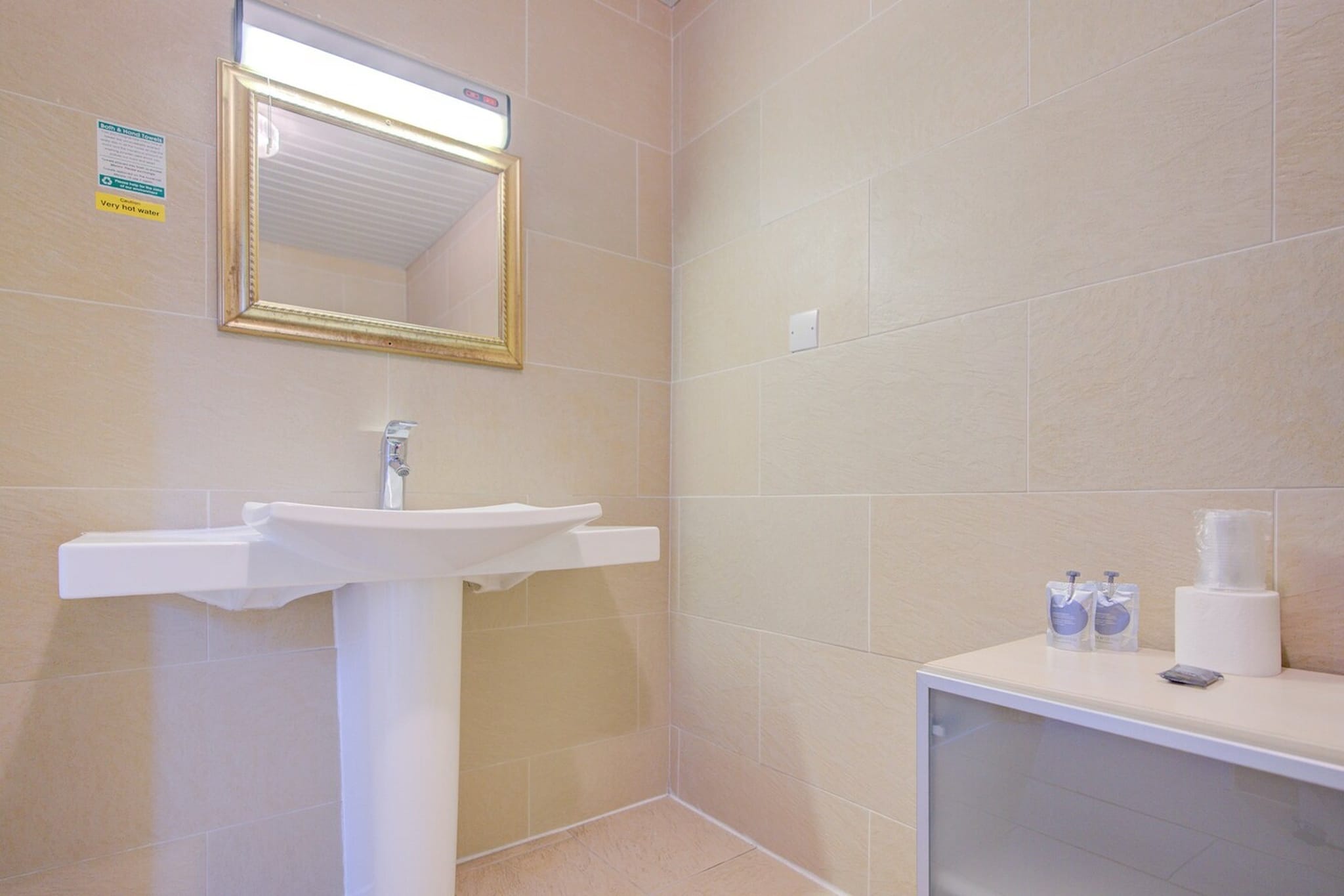 Standard Triple Room - Badkamer