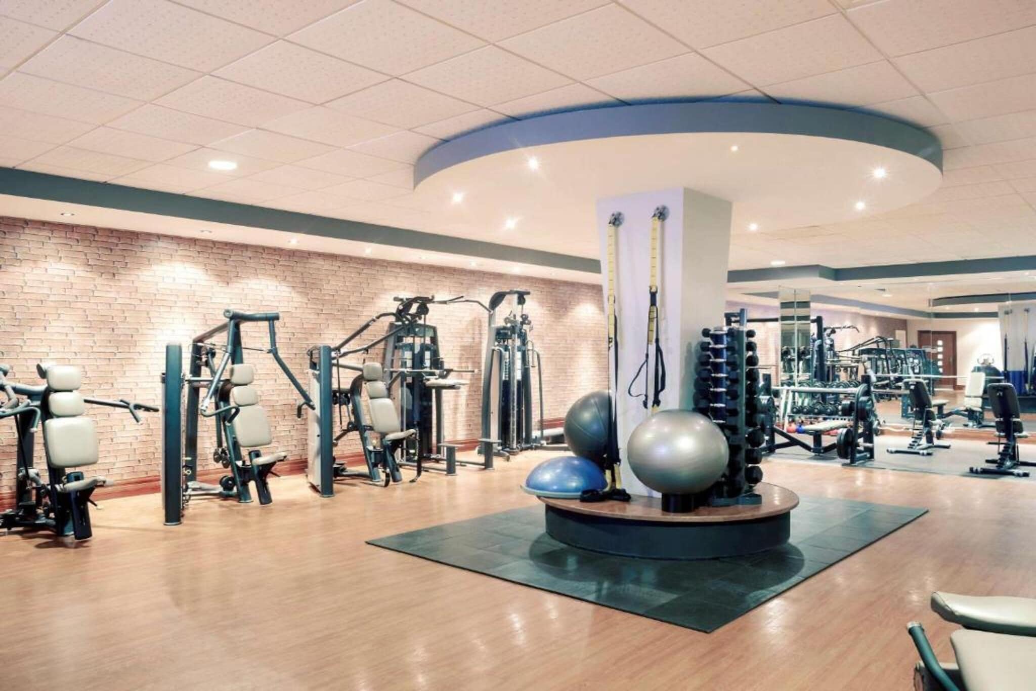 Privilege Room with Panoramic Views across the city - Sportzaal