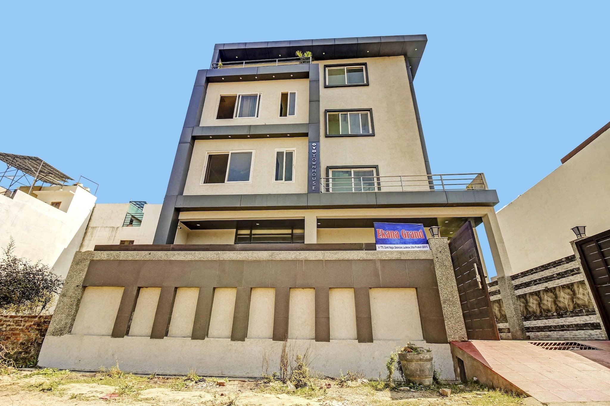 OYO Hotel Ekana Inn