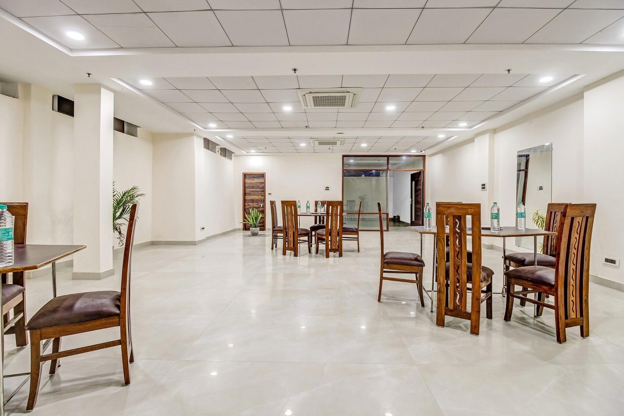 OYO Hotel Ekana Inn