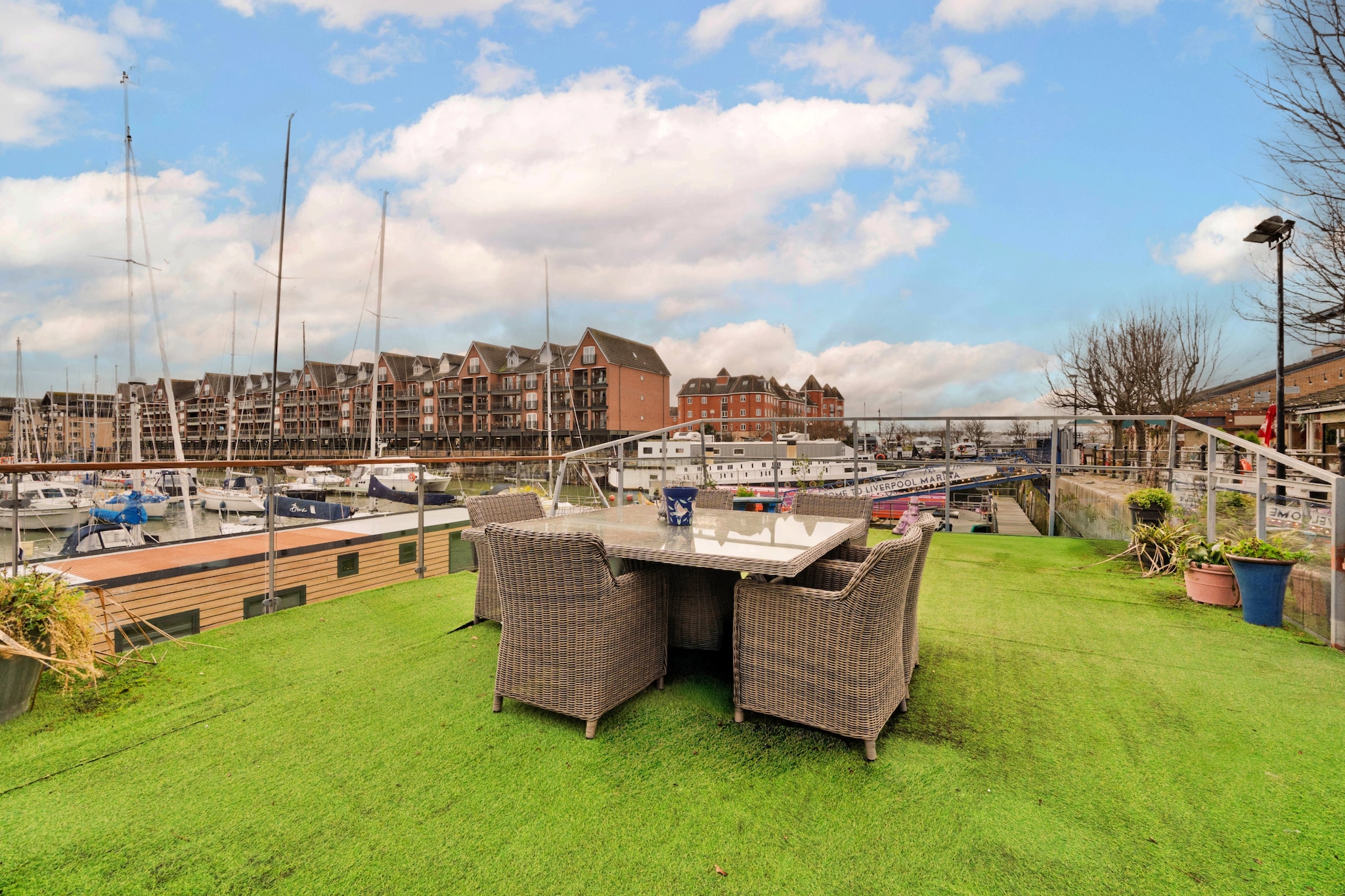 The Houseboat, Liverpool Marina - Terrasbalkon