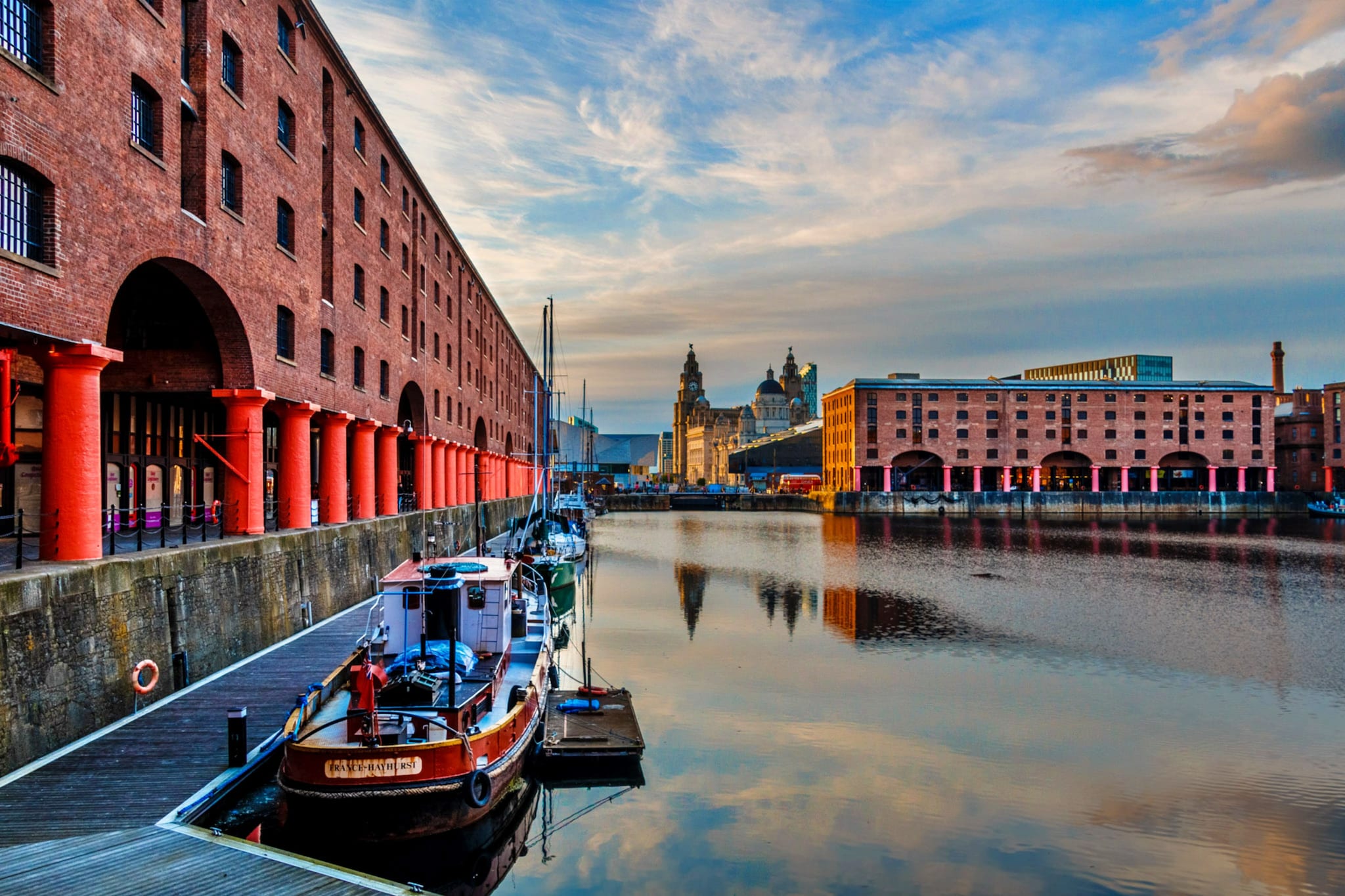 The Houseboat, Liverpool Marina - Buitenkant zomer
