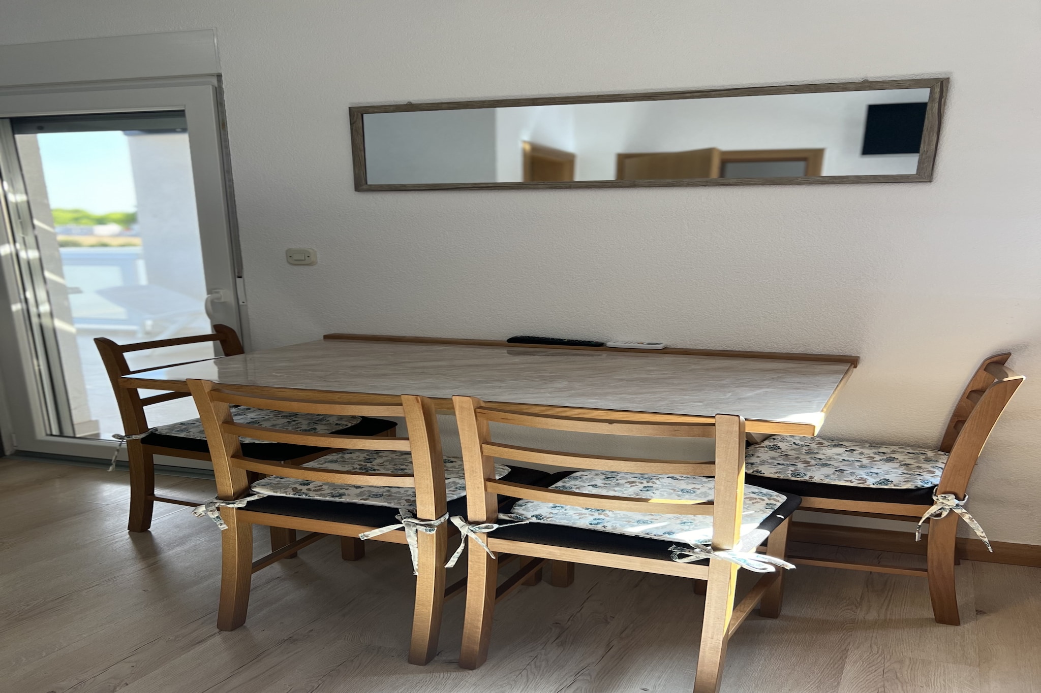 The apartment in Vir has 1 bedrooms and capacity for 4 persons. Accommodation of 70 m² cozy and has an exterior, located on beach, It has waterfront and garden. The property is located 130 m rock beach, 350 m the restaurant, 350 m coffee shop, 850 m supermarket, 9 km city, 25 km hospital, 36 km international airport, 36 km airport and it is located in a a family-friendly zone and next to the sea. The accommodation is equipped with the following items: outdoor furniture, terrace, barbecue, iron, internet (Wi-Fi), hair dryer, electric heating, air-conditioned, open-air parking in the same building, TV, satellite tv. The open plan kitchen, electric, is equipped with refrigerator, microwave, freezer, dishes/cutlery, kitchen utensils, coffee machine, toaster and kettle.