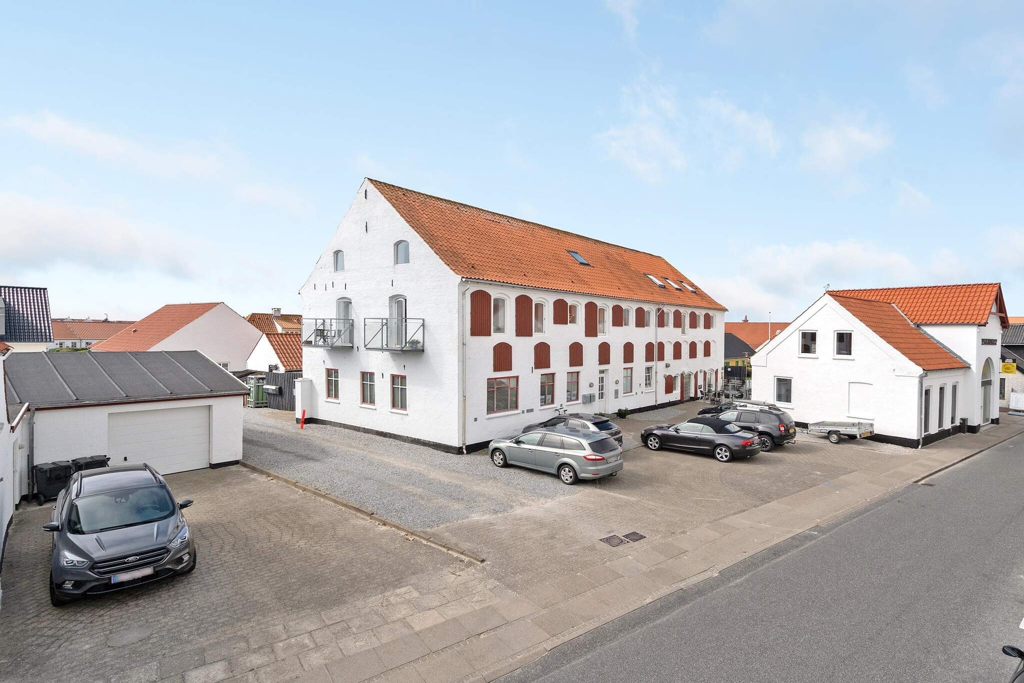 Two-Story Loft with Large Terrace