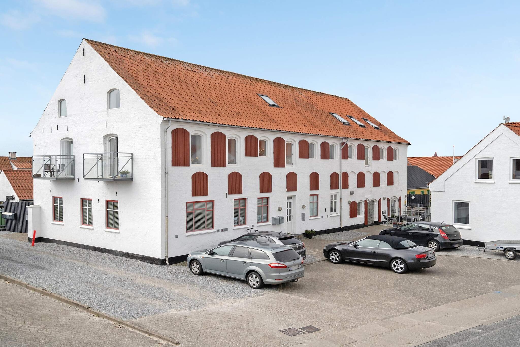 Two-Story Loft with Large Terrace
