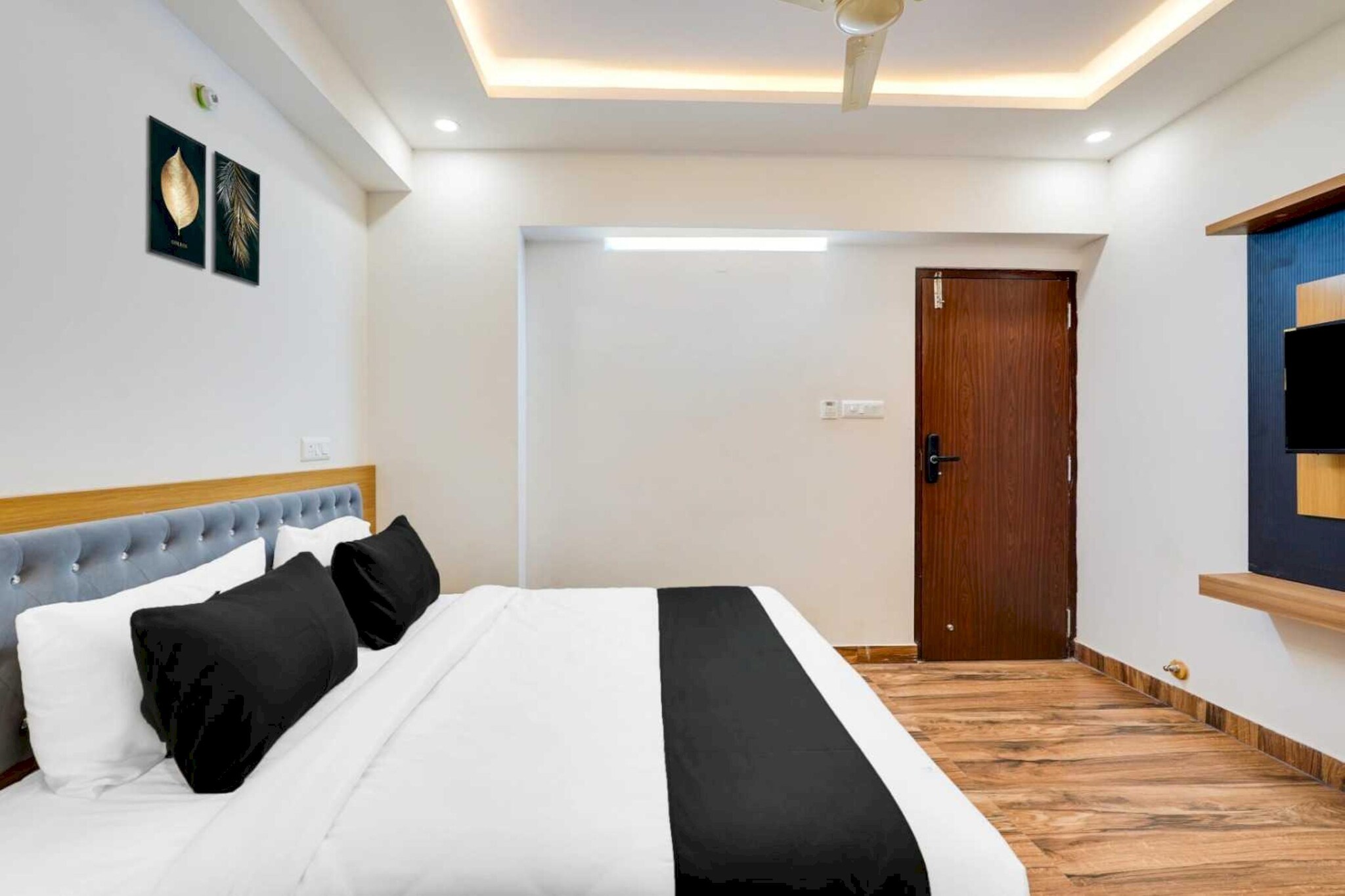 Enjoy a comfortable and hassle-free experience at our thoughtfully designed property. Each room is equipped with modern amenities, cozy bedding, and elegant decor to make you feel right at home. Located conveniently with easy access to public transport and major attractions, it's perfect for both business and leisure travelers. Cleanliness and guest comfort are our top priorities, and our team is available 24/7 to assist you throughout your stay.
Unmarried couples are warmly welcome at this property.
Guests with local ID proof are warmly welcome.
Foreign guests are welcome and allowed to stay at this property without any restrictions
Early Check-In Policy: A full day’s room rate will be charged for check-ins before 6:00 AM. Complimentary early check-in is available between 6:00 AM and 10:00 AM, subject to room availability.
Check-in is only available to guests aged 18 and above. Please provide a government-issued ID to confirm your age.