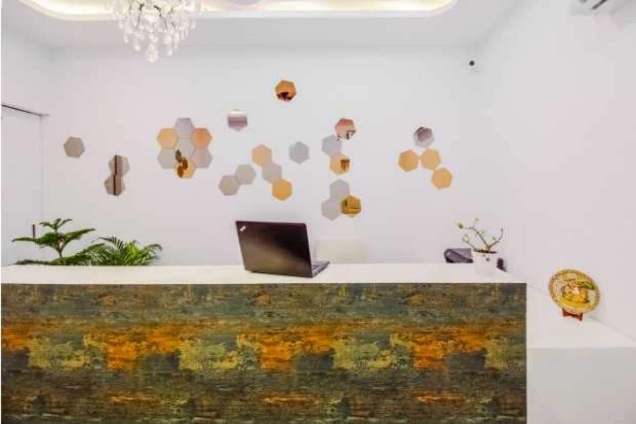 Ground floor: (bedroom(double bed, TV, seating area, air conditioning, telephone, Floor mattress), bathroom(bathtub or shower, shower, washbasin, toilet, Towels incl., shampoo, body soap, hot water))