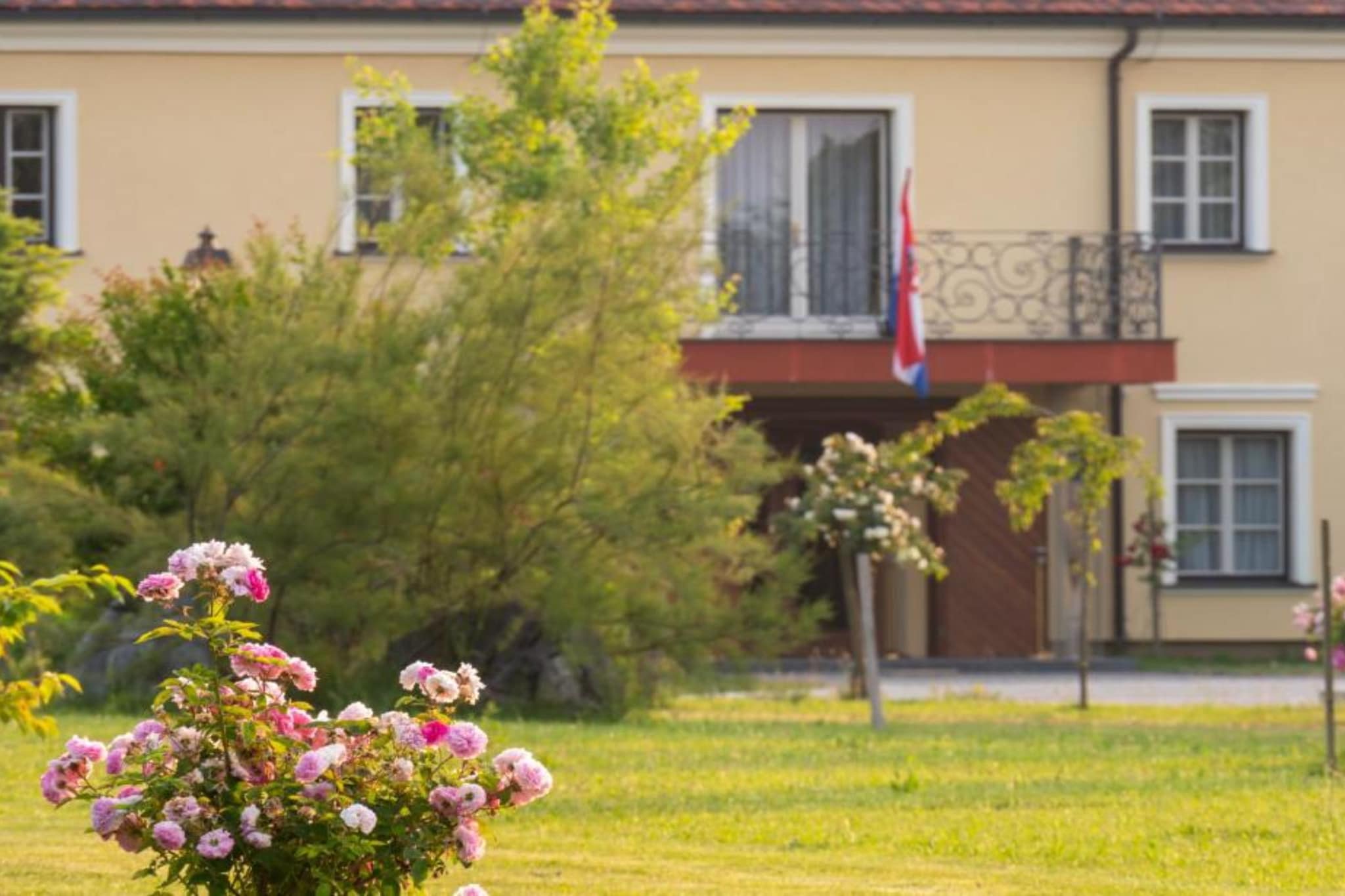 Jurjevec Castle - Standard room 7 - Jardins en été