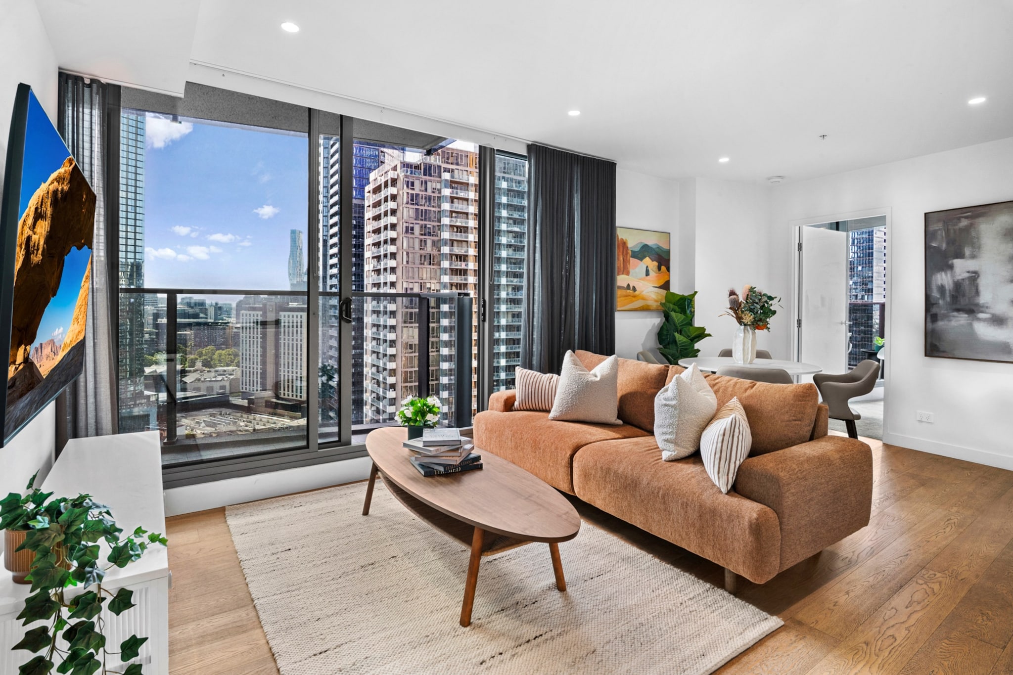 Modern Apartment with Stunning Views in Southbank
