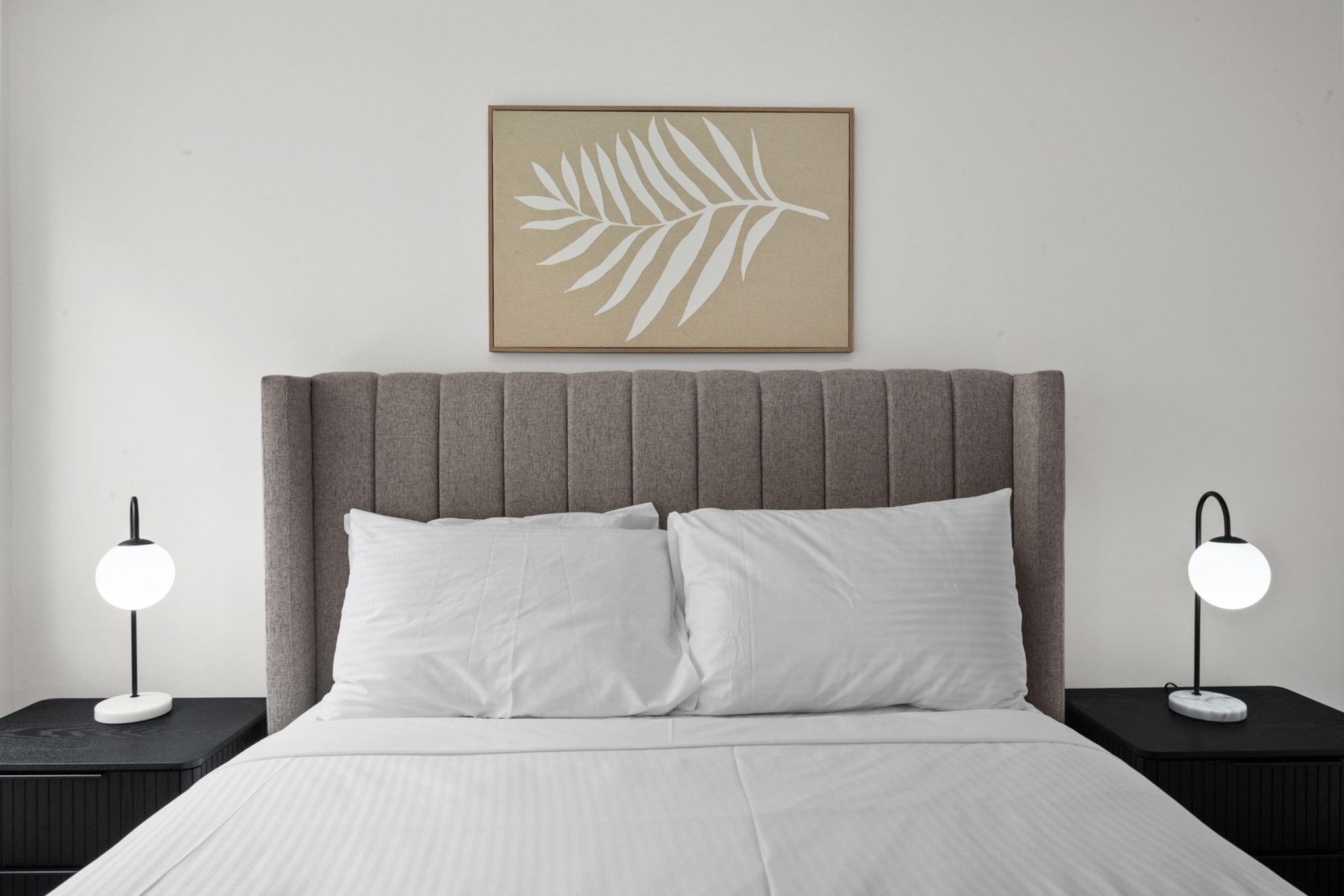 Bed Linen, Desk, Fan, Hot Water, Internet Access DSL, Safe, Wardrobe, Living room(TV), Kitchen(dining table, stove, electric kettle, toaster, oven, microwave, dishwasher, fridge, freezer, dishes and cutlery, Wine glasses), bedroom(Queen Bed), bathroom(tumble dryer, washing machine, hairdryer, Towels/Sheets (Incl.), shampoo, body soap, Essentials, Cleaning products, Conditioner, Shower gel), First Aid, Beach, Laundomat, cot, parking (paying), Dedicated workspace, Cleaning Disinfection, Cleaning before checkout, Enhanced cleaning practices, High touch surfaces disinfected, Long term stays allowed, Near Ocean, Room-darkening shades, Town