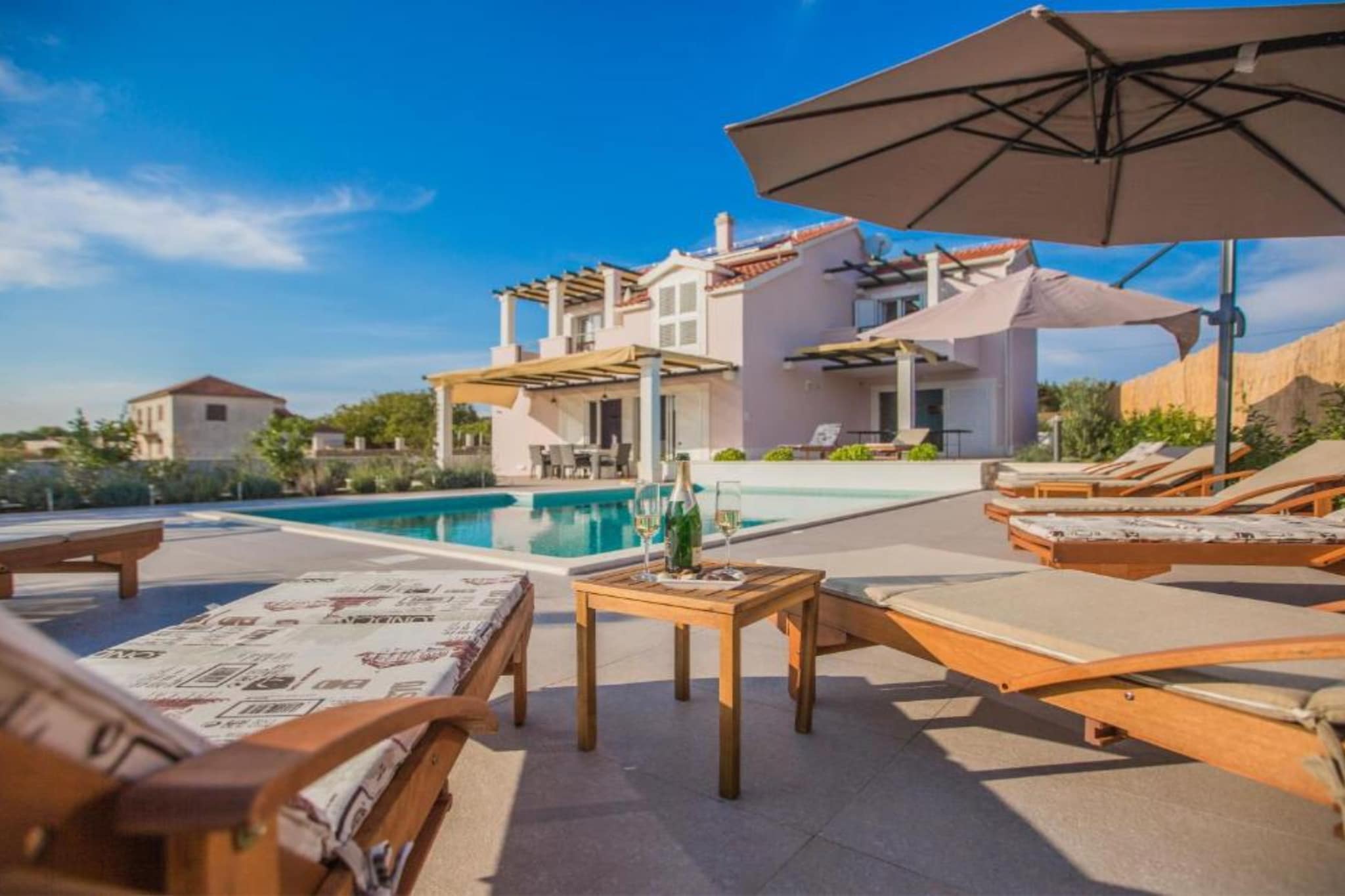 Adriatic Pearl - FourBedroom Villa with heated pool - Zwembad