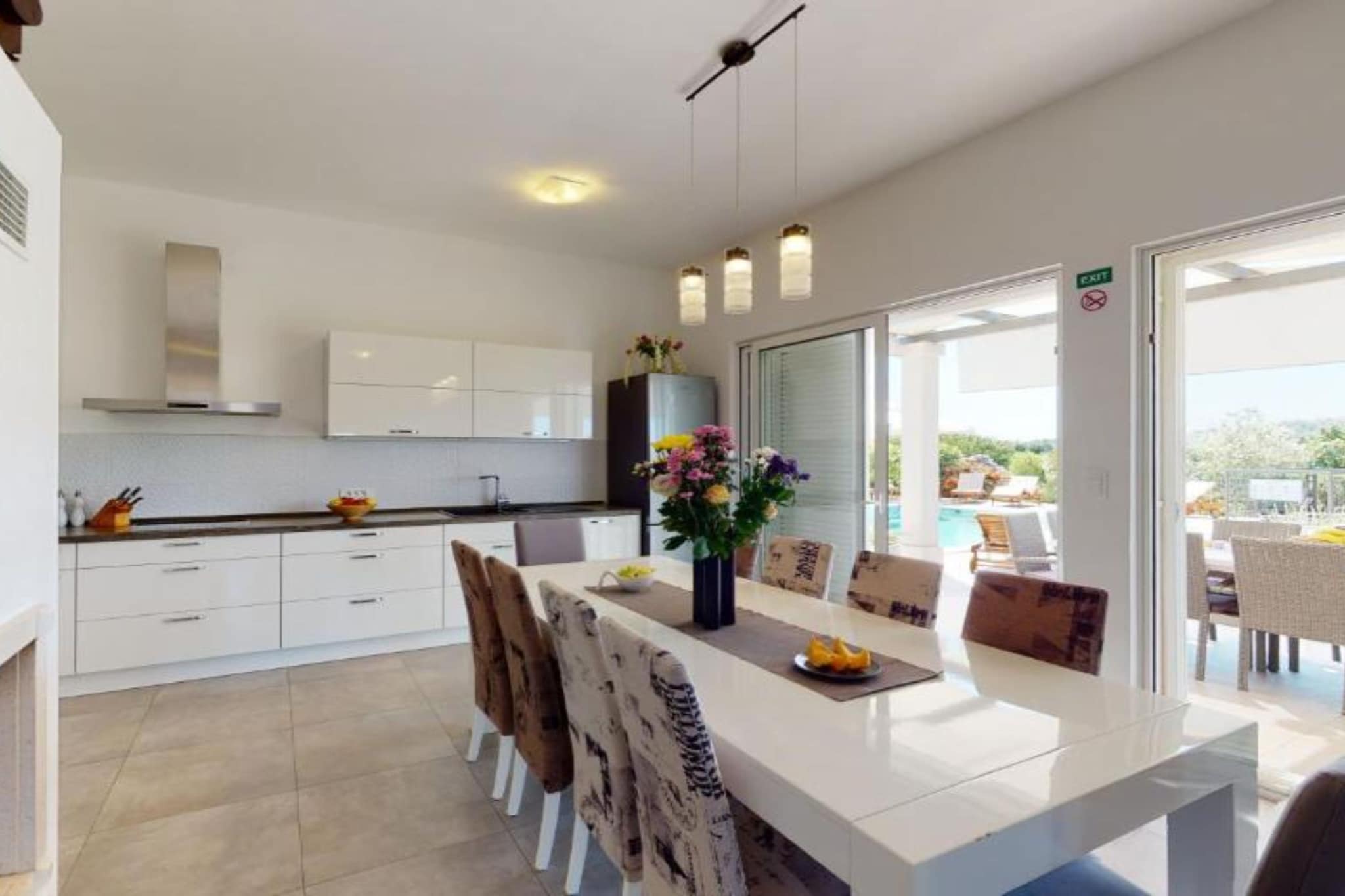 Adriatic Pearl - FourBedroom Villa with heated pool - Eetkamer