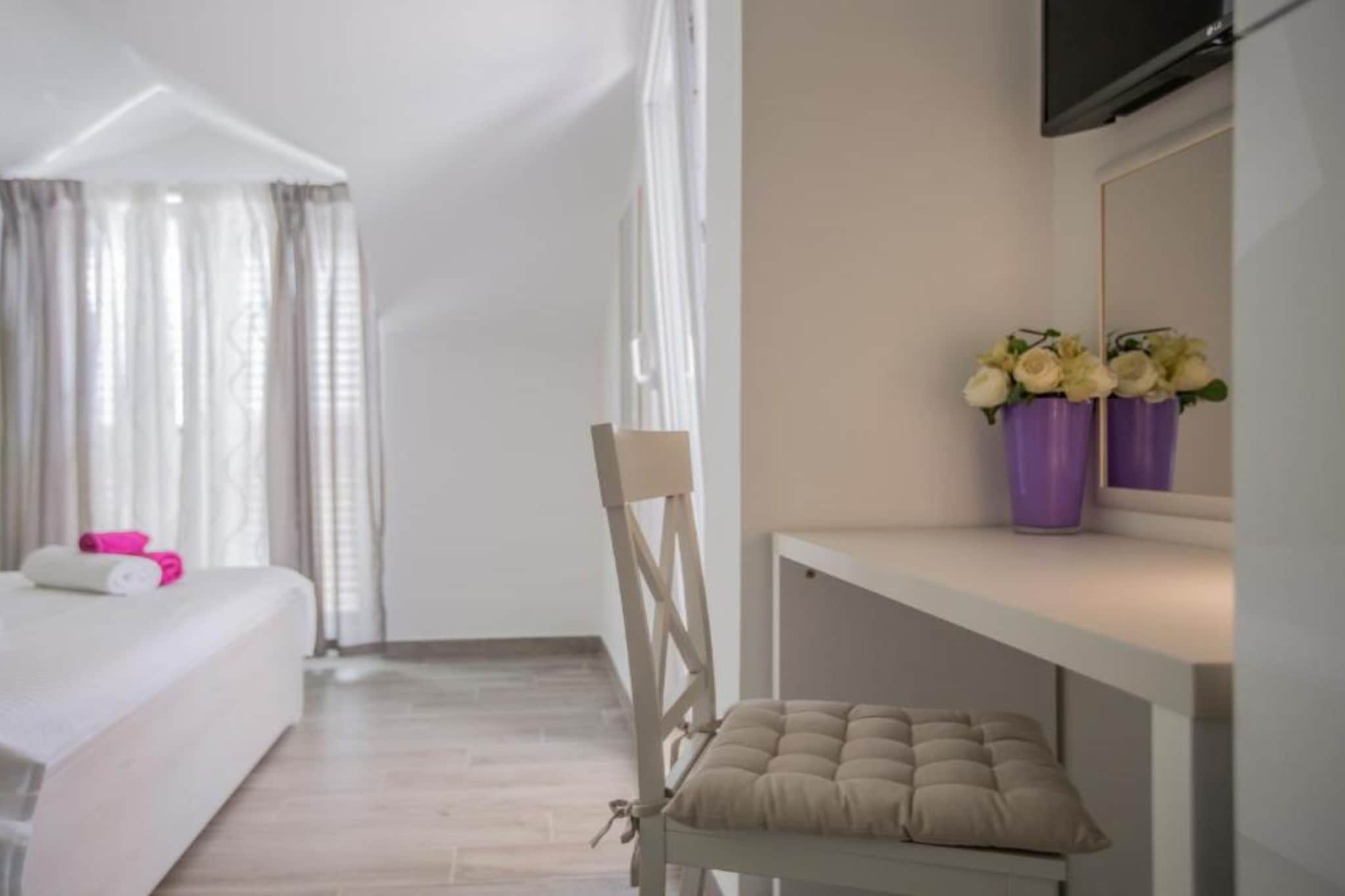 Adriatic Pearl - FourBedroom Villa with heated pool - Binnen