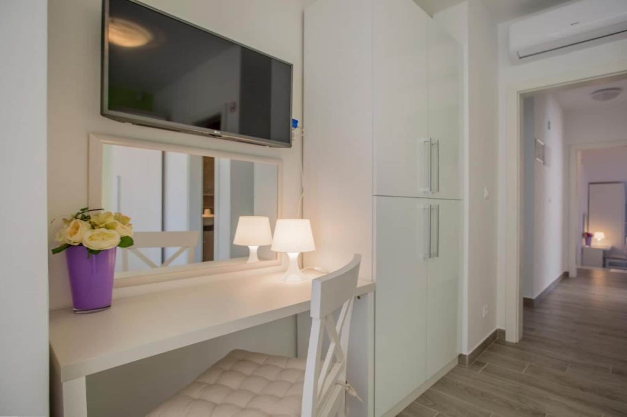 Adriatic Pearl - FourBedroom Villa with heated pool - Binnen