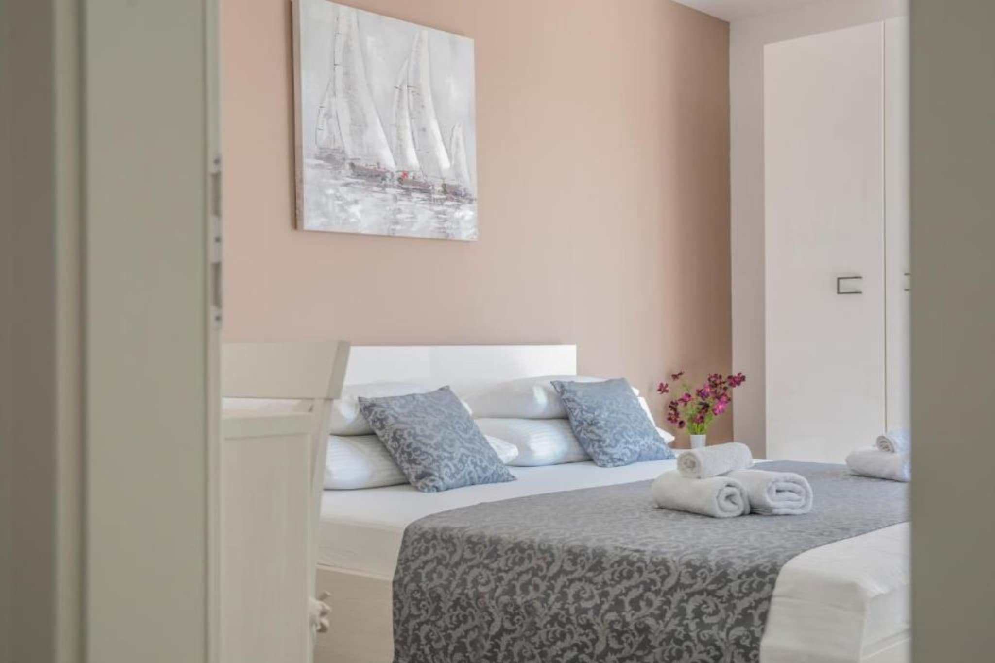 Adriatic Pearl - FourBedroom Villa with heated pool - Slaapkamer