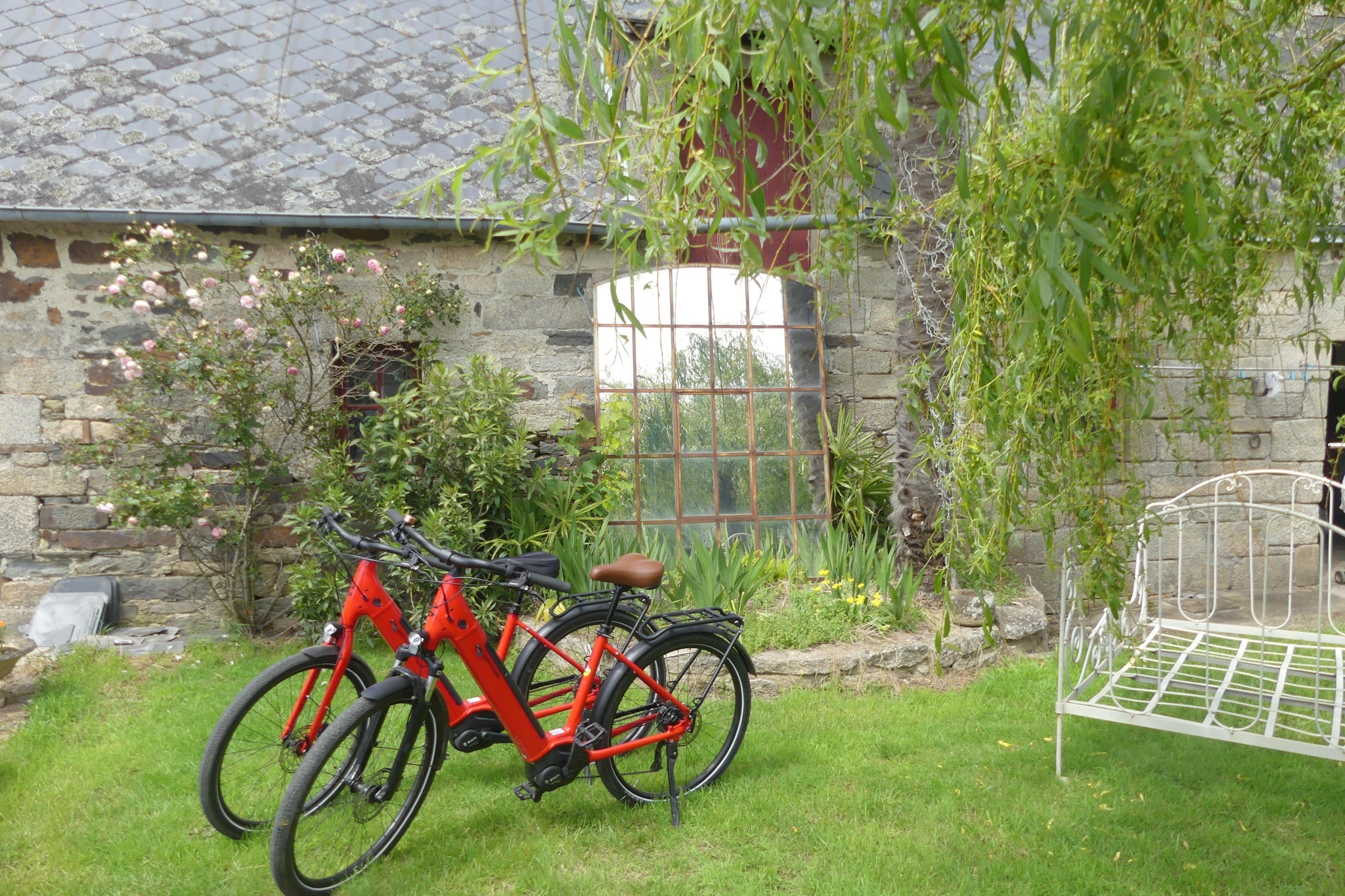 Lovely holiday cottage in Neulliac