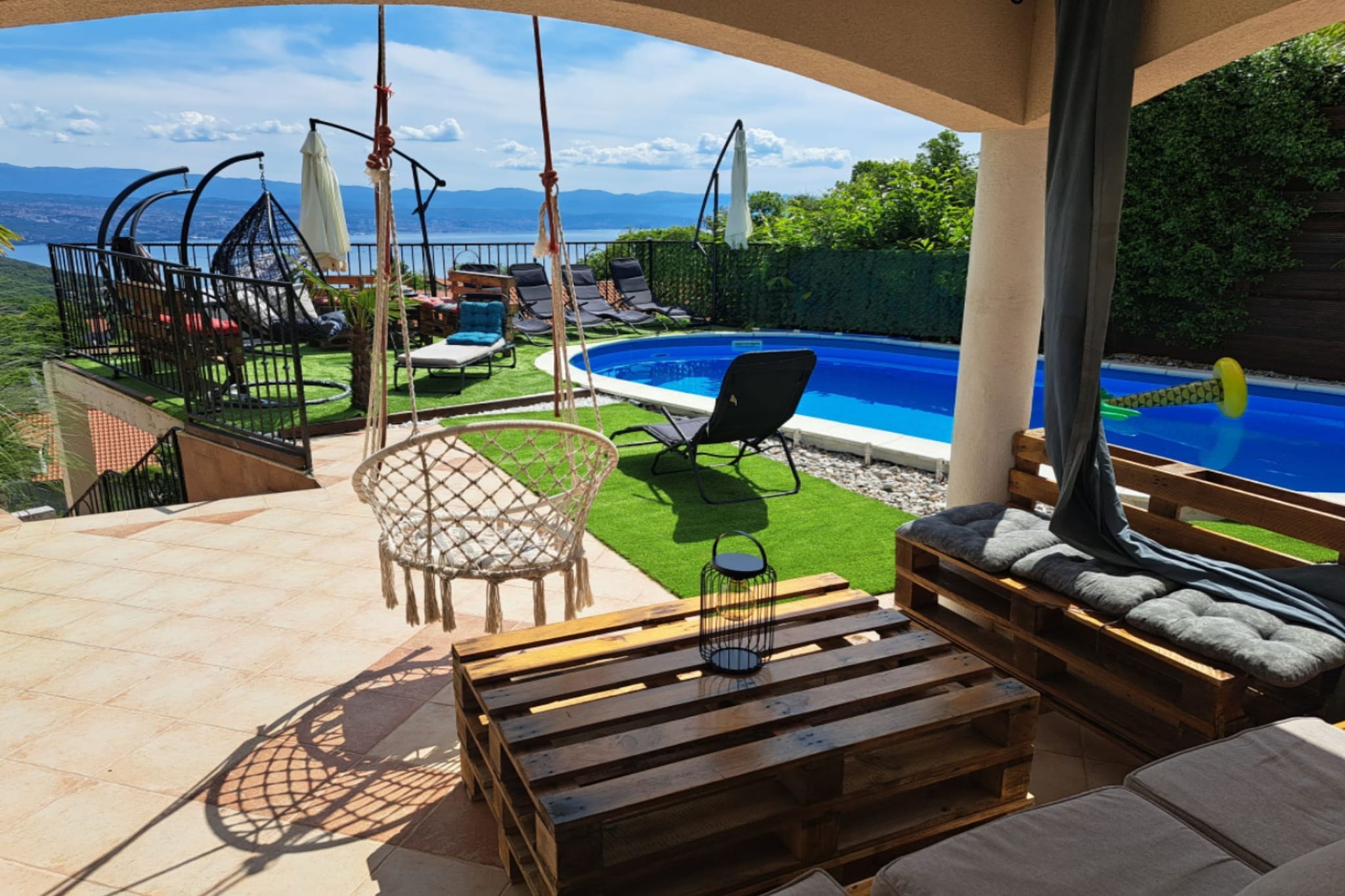 Beautiful Unique Family Villa Emily - Five Bedroom Holiday Home  With Pool - Im Freien