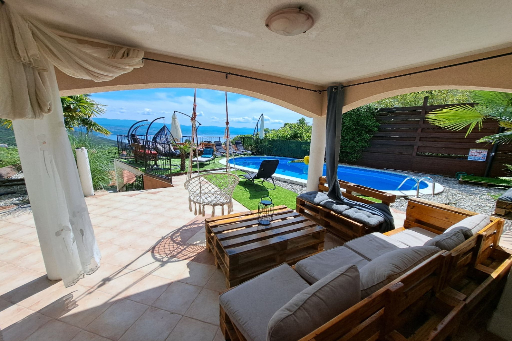Beautiful Unique Family Villa Emily - Five Bedroom Holiday Home  With Pool - Im Freien