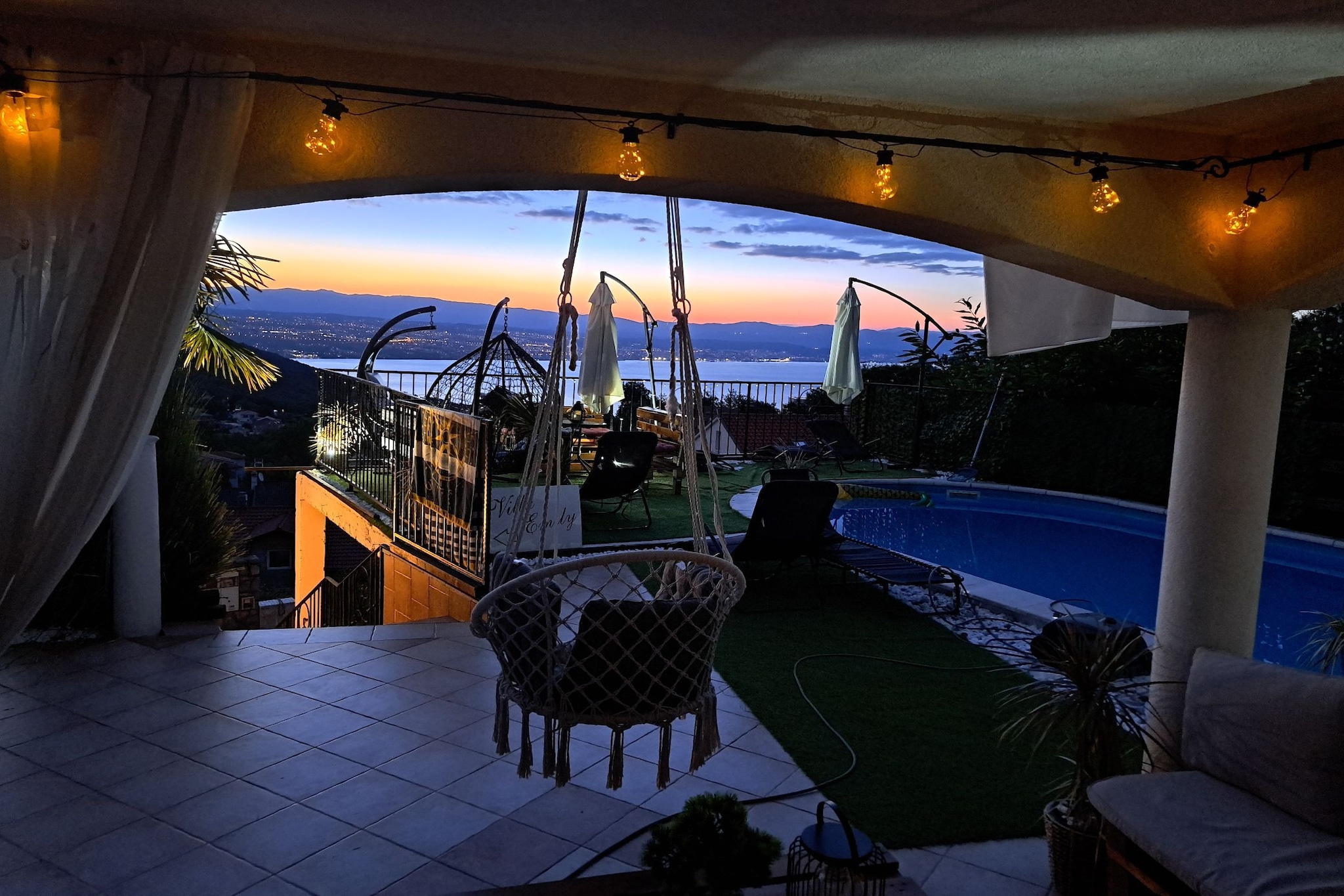 Beautiful Unique Family Villa Emily - Five Bedroom Holiday Home  With Pool - Im Freien
