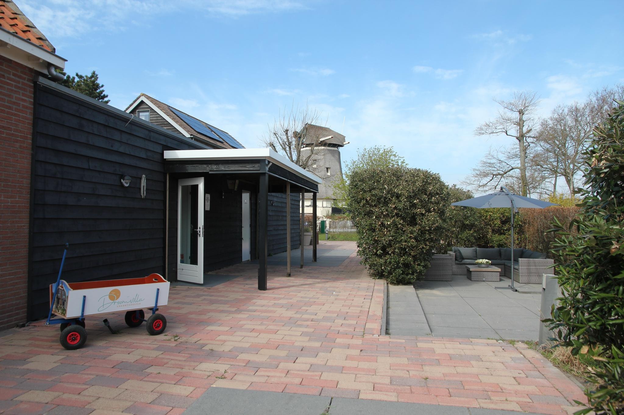 Exterior Summer