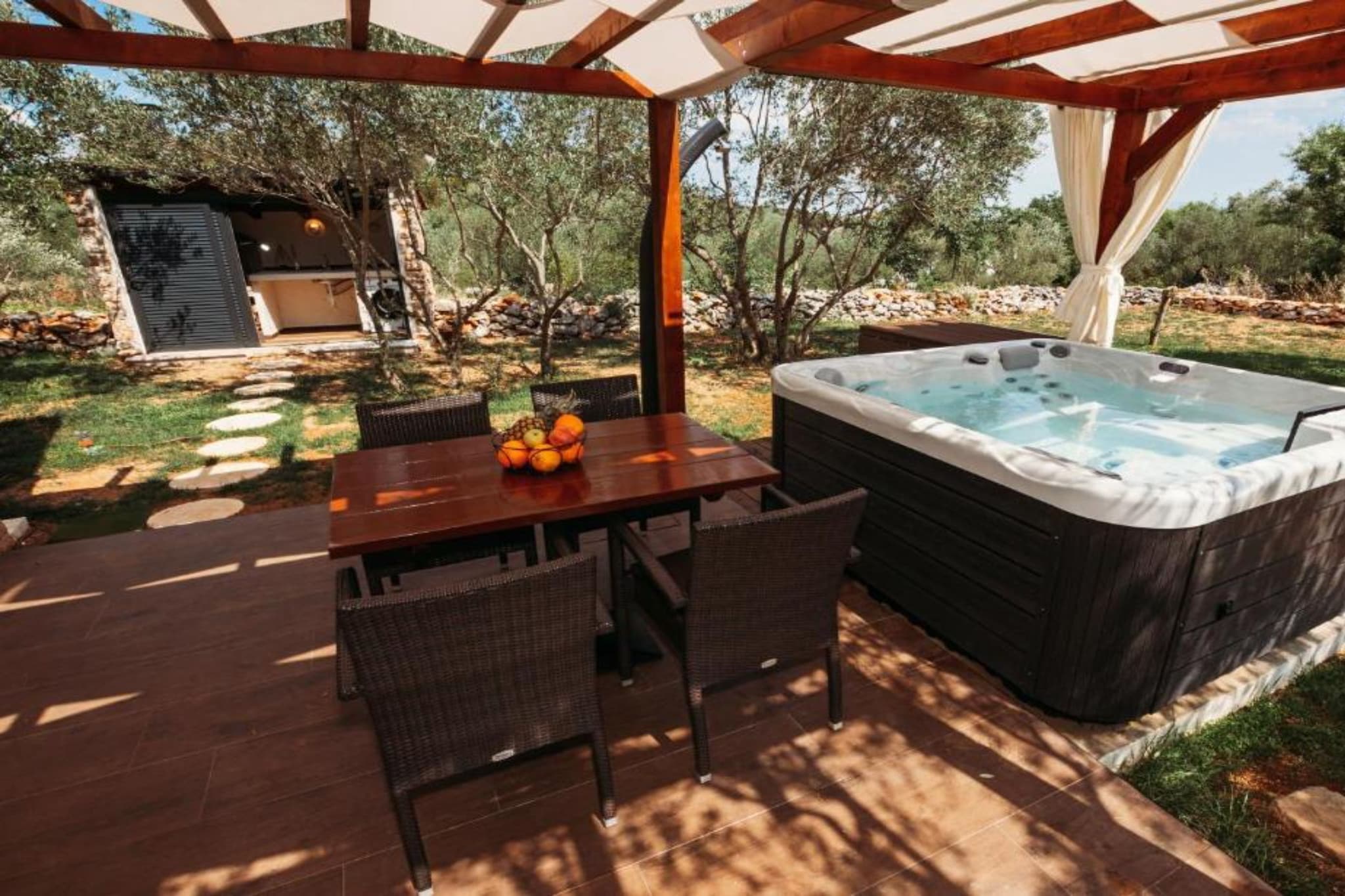 Capesanta - One Bedroom Holiday Home with Hot Tub - Spa