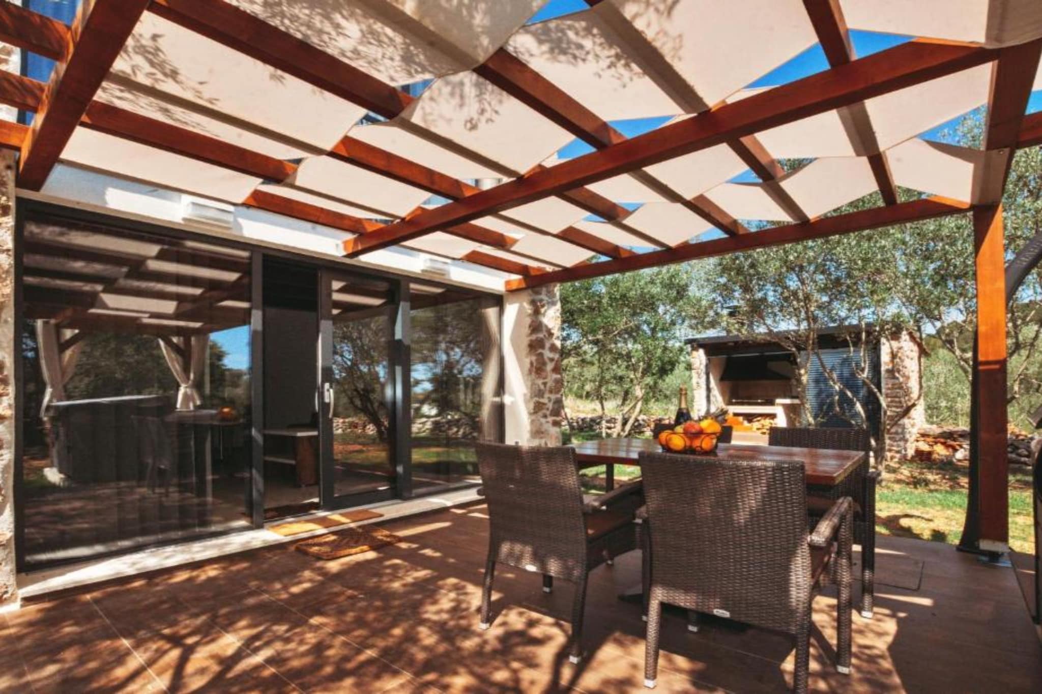 Capesanta - One Bedroom Holiday Home with Hot Tub - Sfeer