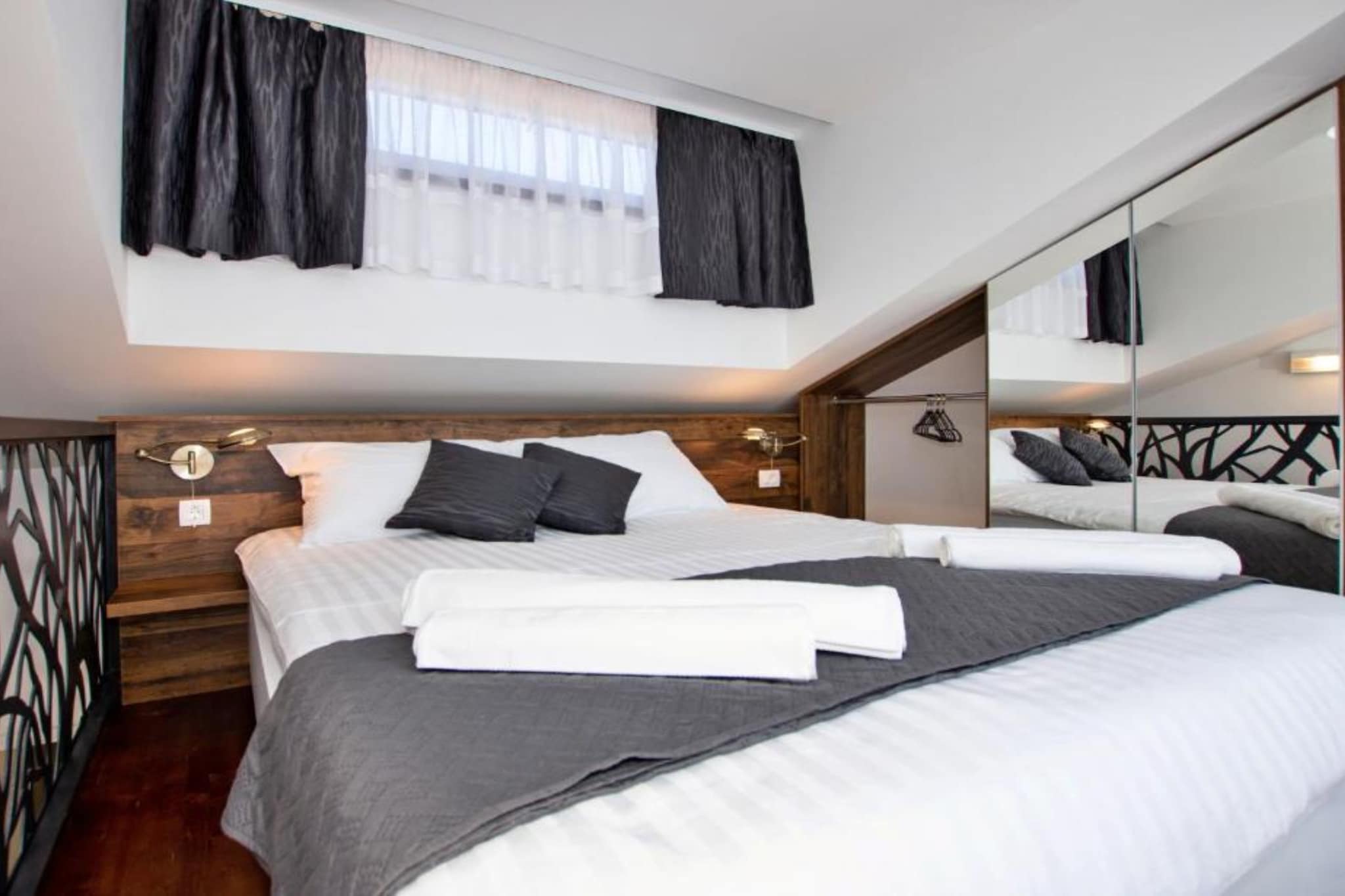 Capesanta - One Bedroom Holiday Home with Hot Tub - Slaapkamer