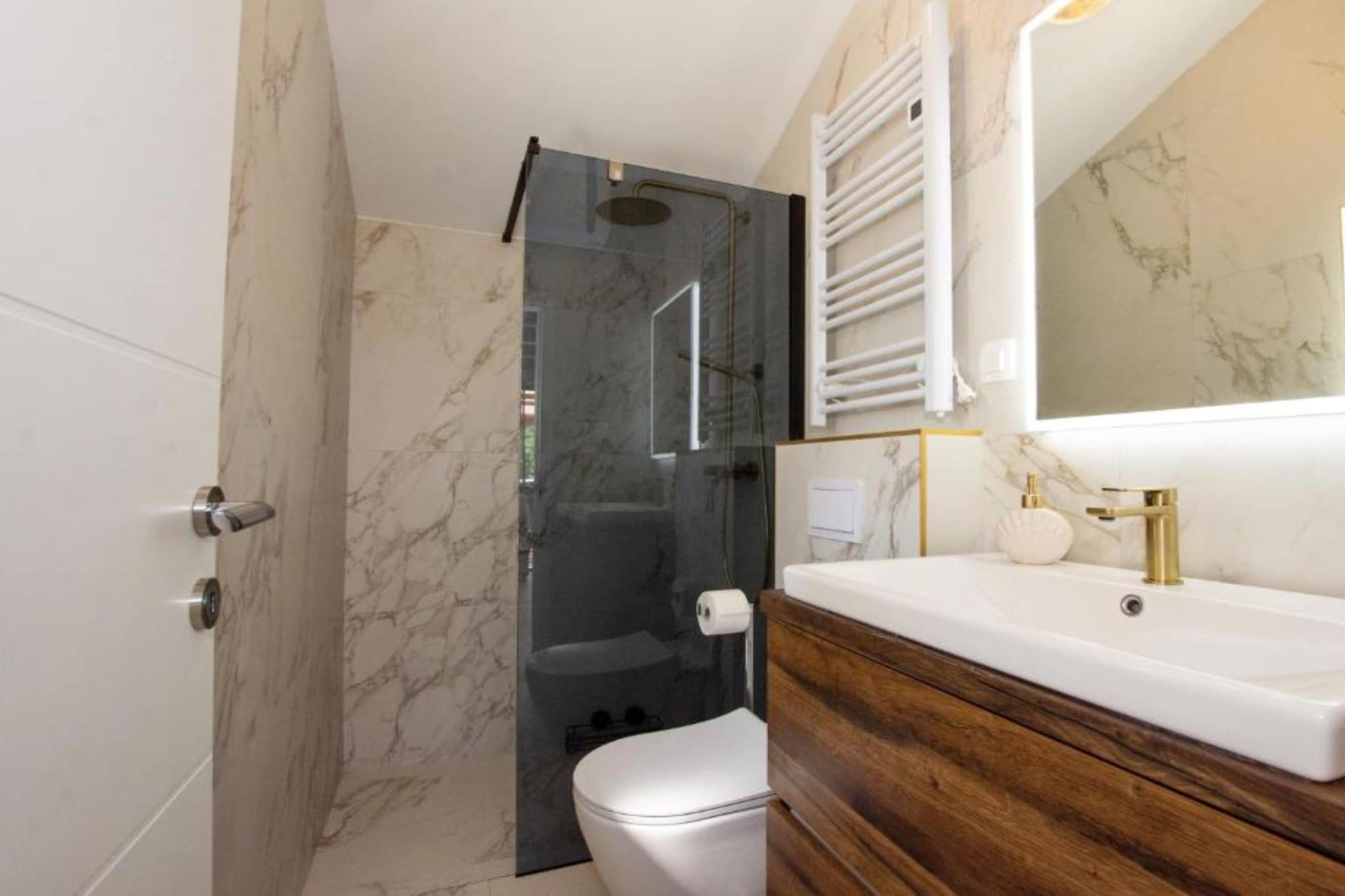 Capesanta - One Bedroom Holiday Home with Hot Tub - Badkamer