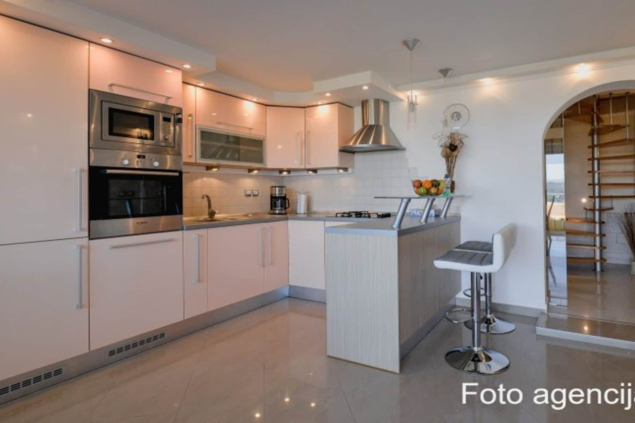 Holiday Home Luka Topličica - Four bedroom Villa with Hot Tub