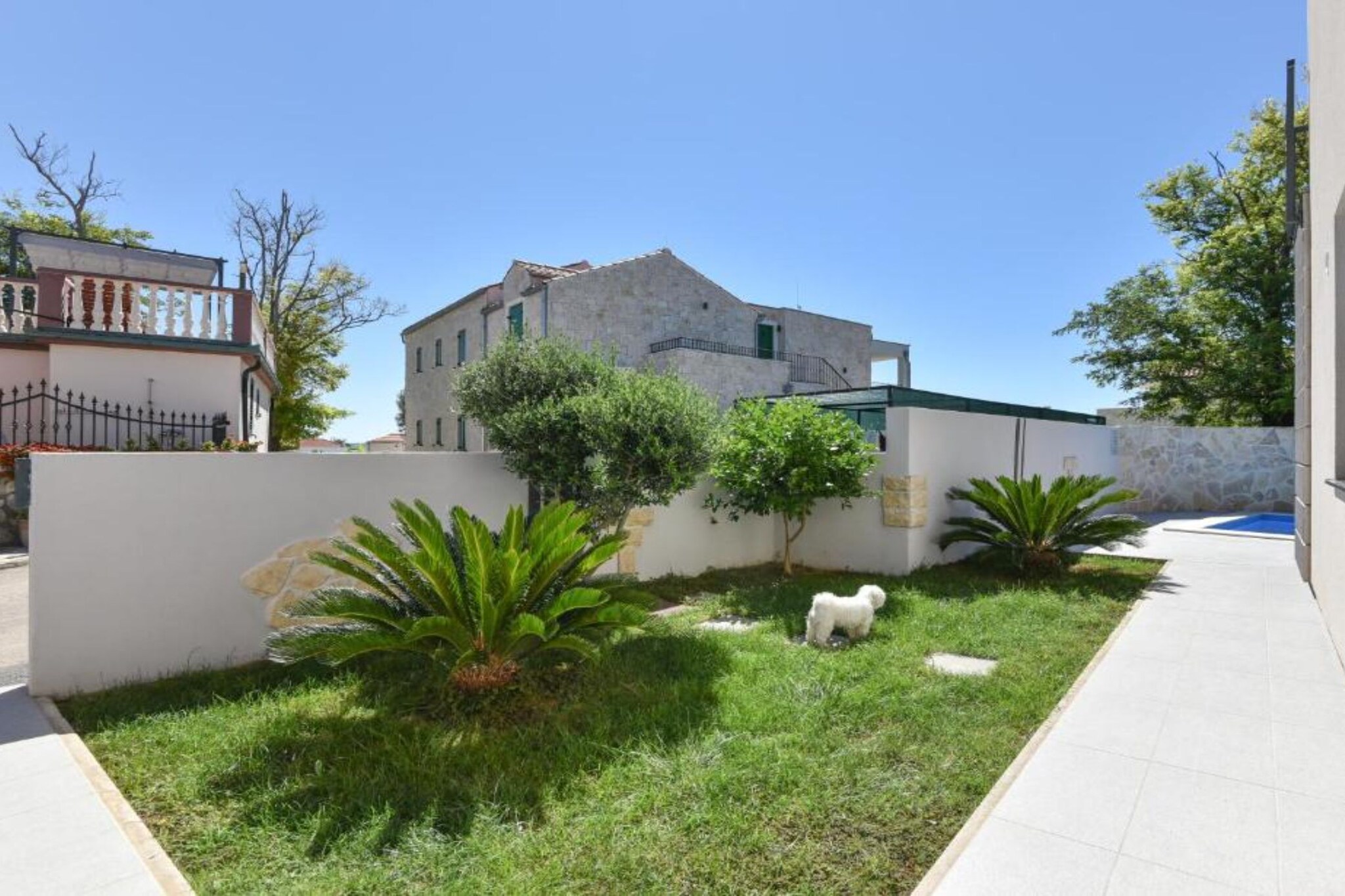Adriatic Villa Privlaka - Two bedroom Villa with pool - Tuinen zomer