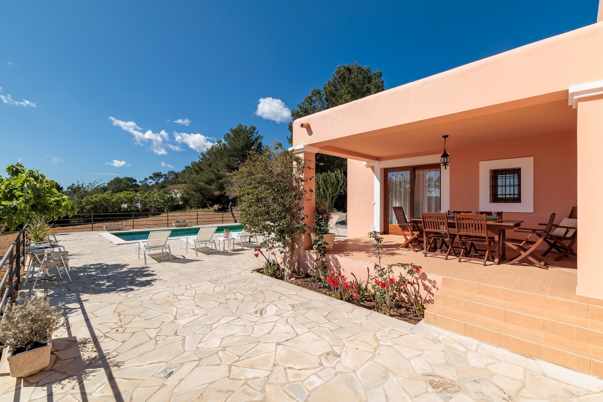 VILLA MIQUELA EN CALA BOIX - Buitenkant zomer